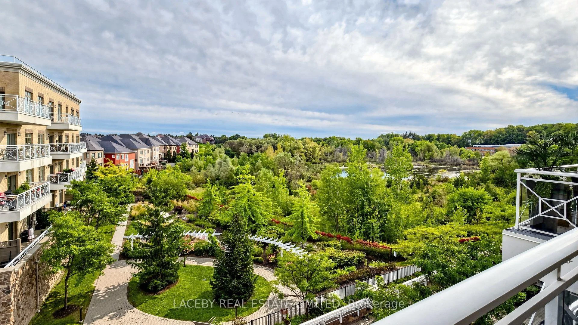 Photo 6 of Unit 319, 80 Burns Boulevard, King, King City — HOMEH