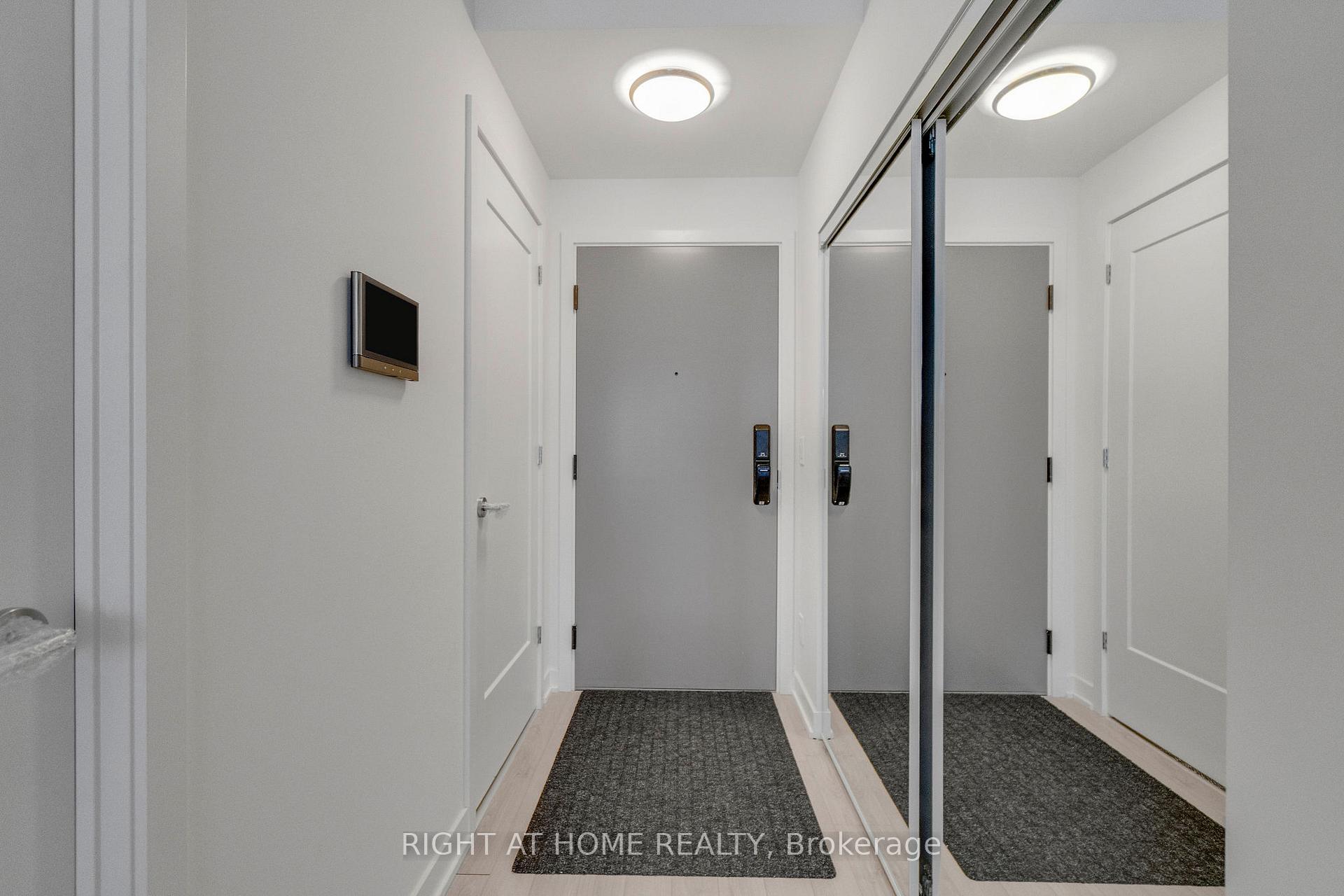 Photo 10 of Unit 902, 3071 Trafalgar Road, Oakville, Joshua Meadows — HOMEH