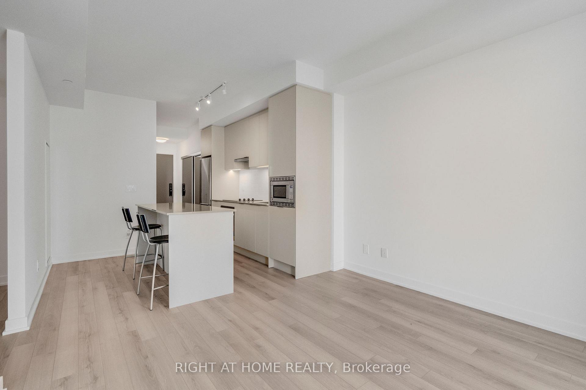 Photo 11 of Unit 902, 3071 Trafalgar Road, Oakville, Joshua Meadows — HOMEH