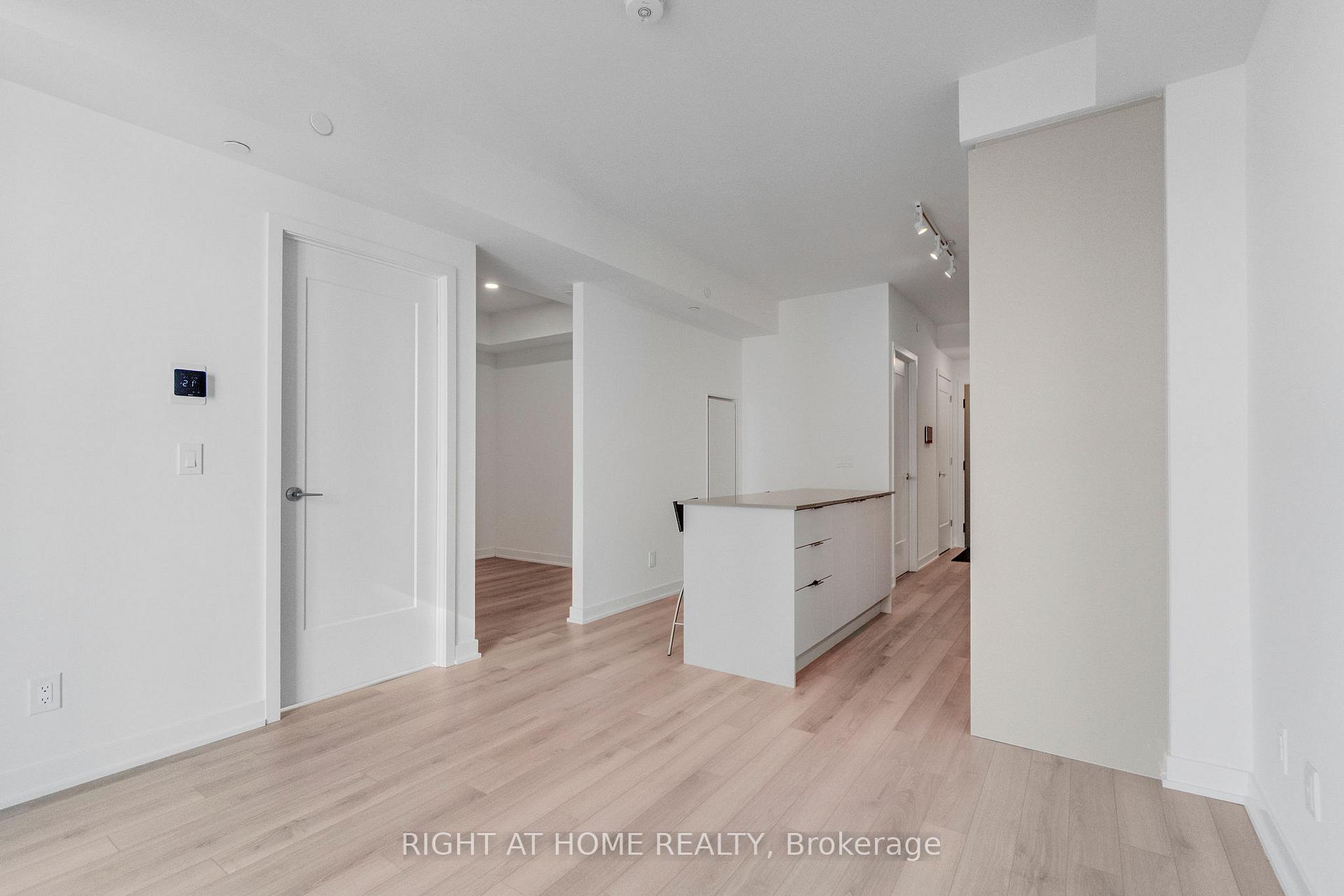 Photo 12 of Unit 902, 3071 Trafalgar Road, Oakville, Joshua Meadows — HOMEH