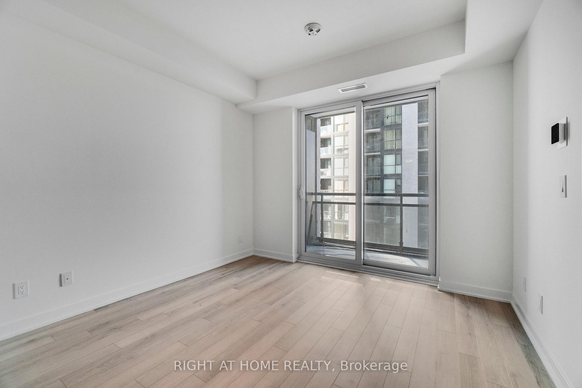 Photo 17 of Unit 902, 3071 Trafalgar Road, Oakville, Joshua Meadows — HOMEH