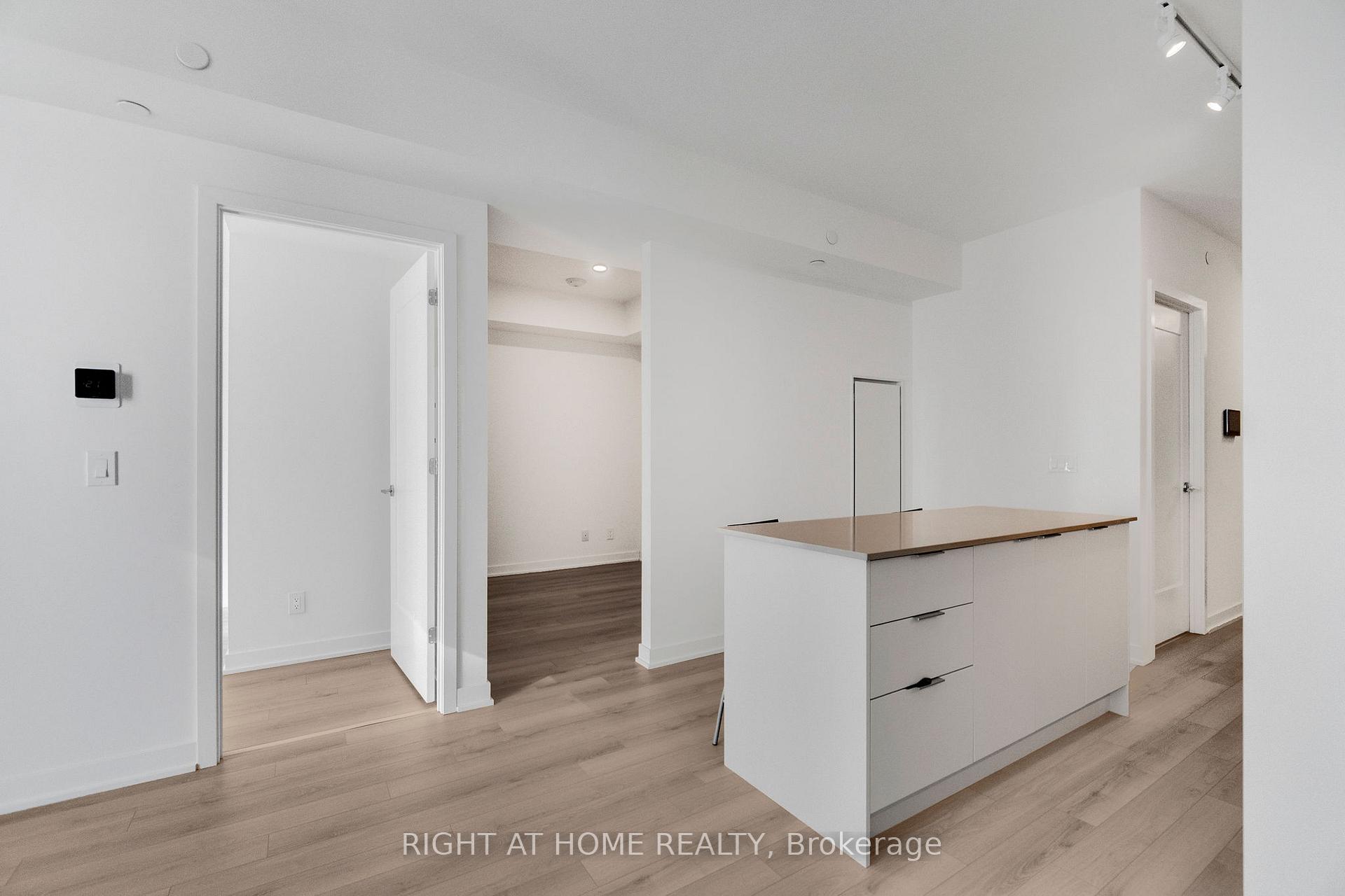 Photo 19 of Unit 902, 3071 Trafalgar Road, Oakville, Joshua Meadows — HOMEH