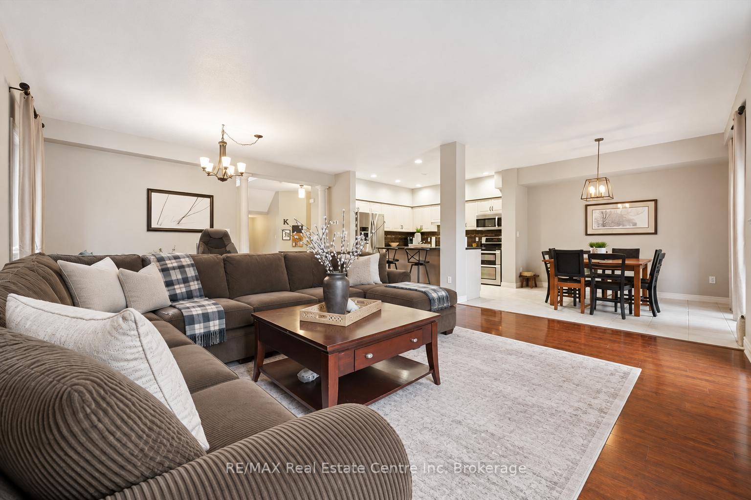 Photo 4 of 51 Spencer Crescent, Guelph, Pineridge/Westminster Woods — HOMEH
