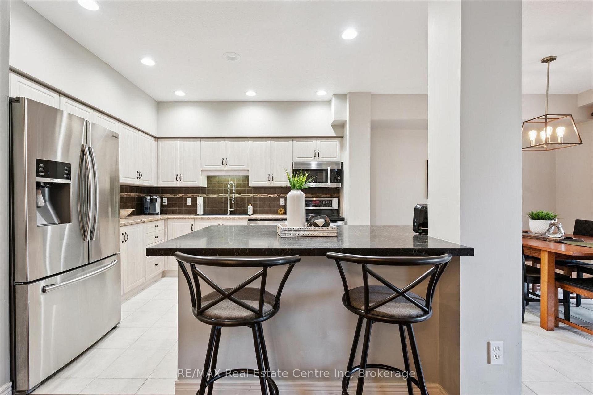 Photo 5 of 51 Spencer Crescent, Guelph, Pineridge/Westminster Woods — HOMEH