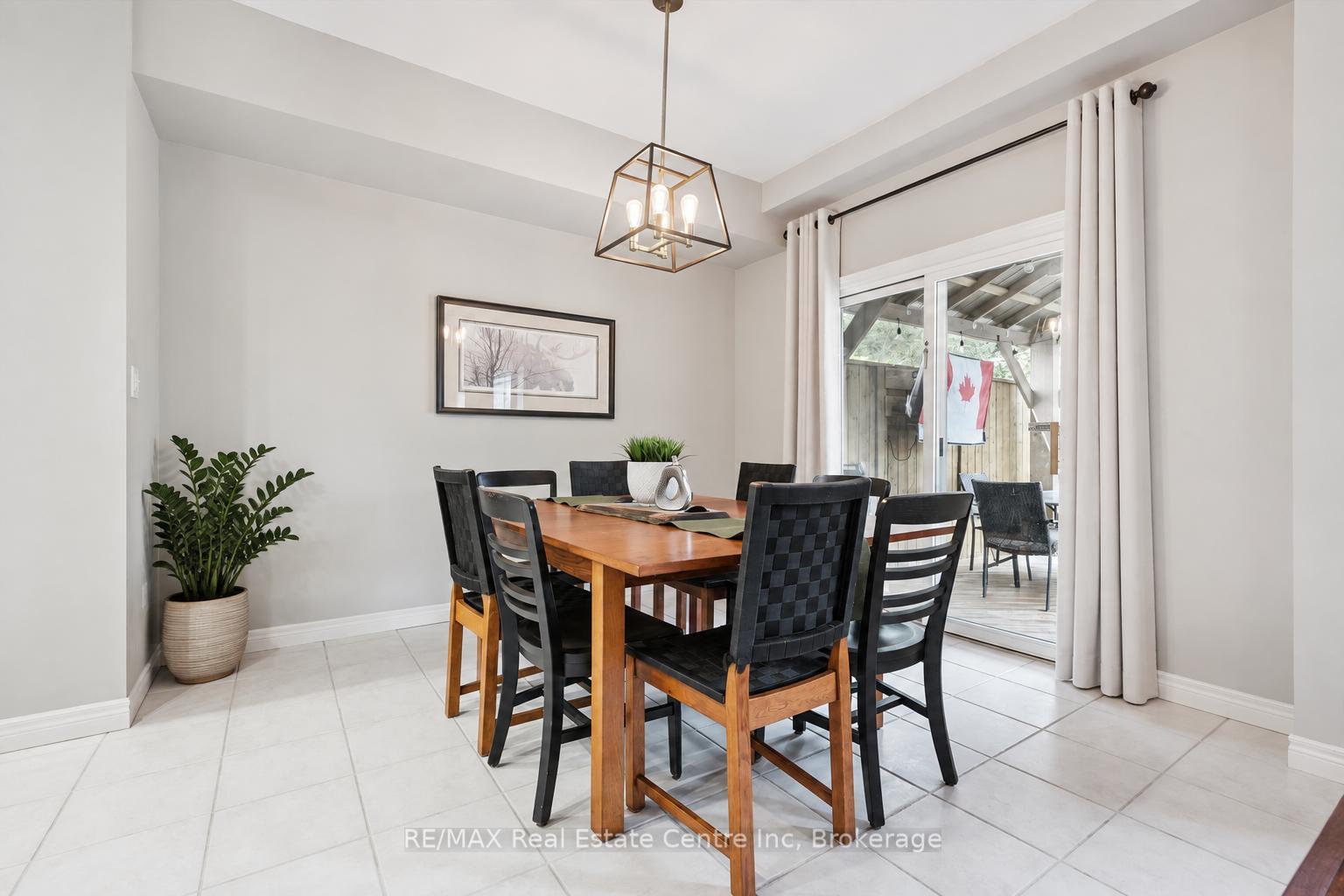 Photo 8 of 51 Spencer Crescent, Guelph, Pineridge/Westminster Woods — HOMEH