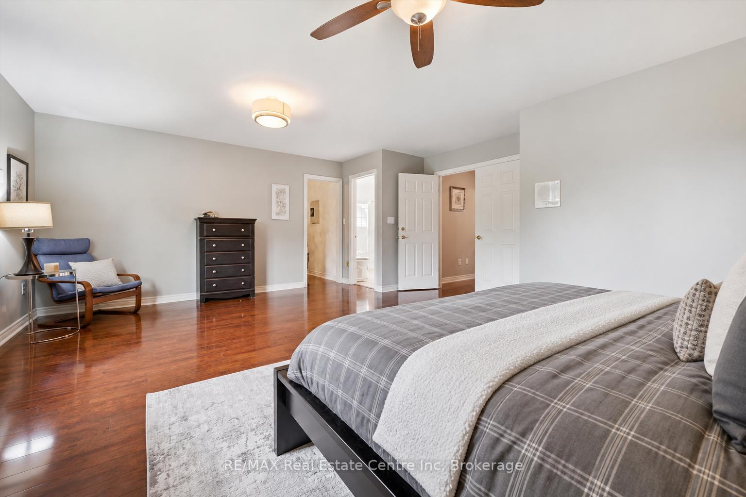 Photo 12 of 51 Spencer Crescent, Guelph, Pineridge/Westminster Woods — HOMEH
