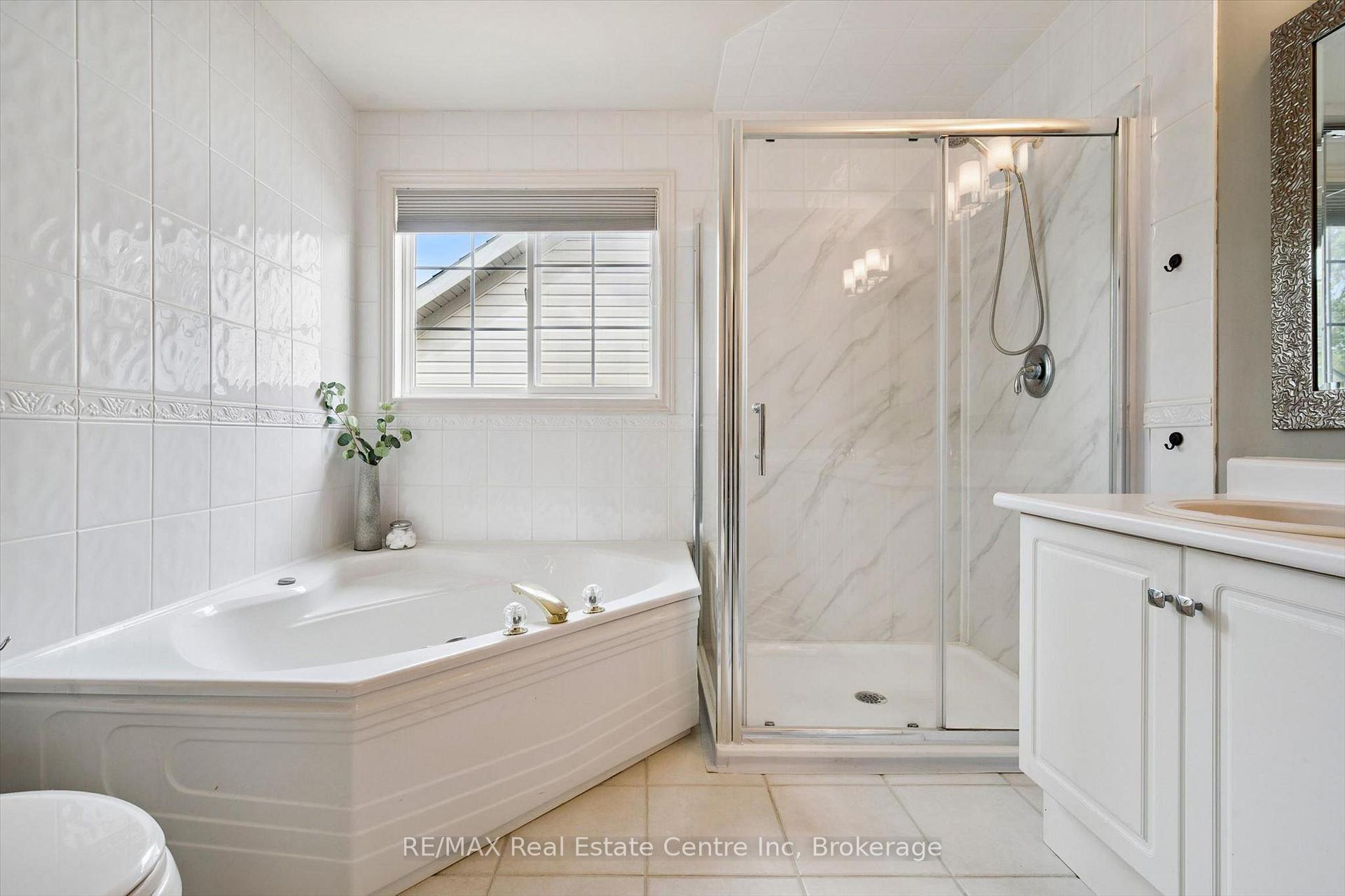 Photo 14 of 51 Spencer Crescent, Guelph, Pineridge/Westminster Woods — HOMEH