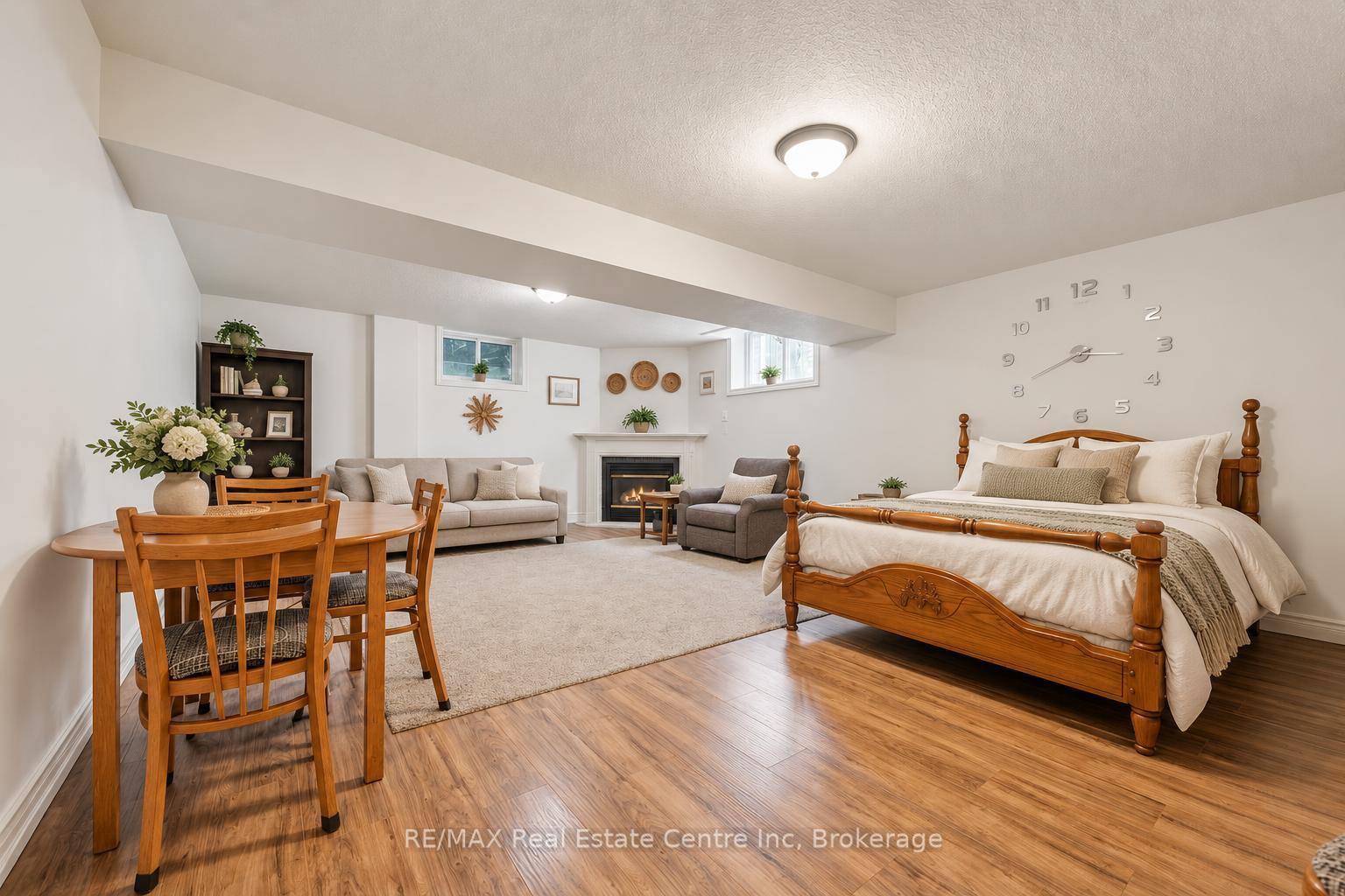 Photo 17 of 51 Spencer Crescent, Guelph, Pineridge/Westminster Woods — HOMEH