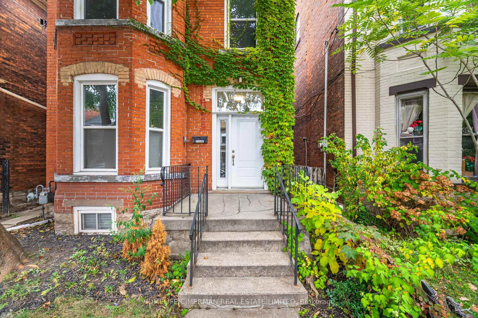 Photo 4 of Unit Unit #1, 67 West Avenue N, Hamilton, Beasley — HOMEH