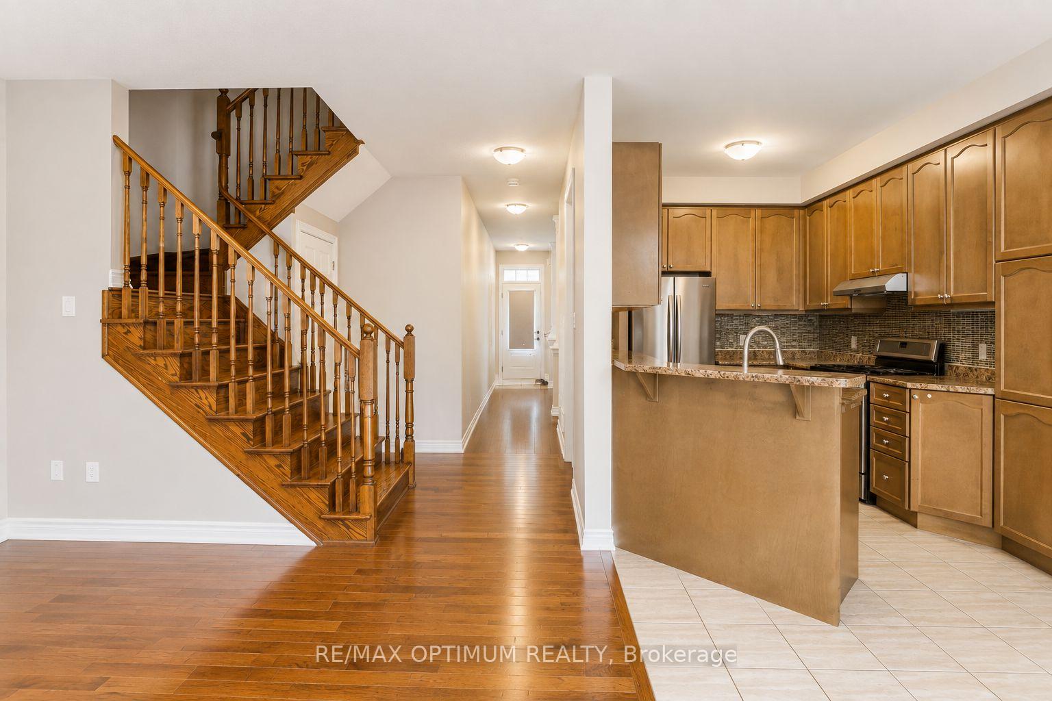 Photo 9 of 23 Merrickville Way, Brampton, Bram West — HOMEH
