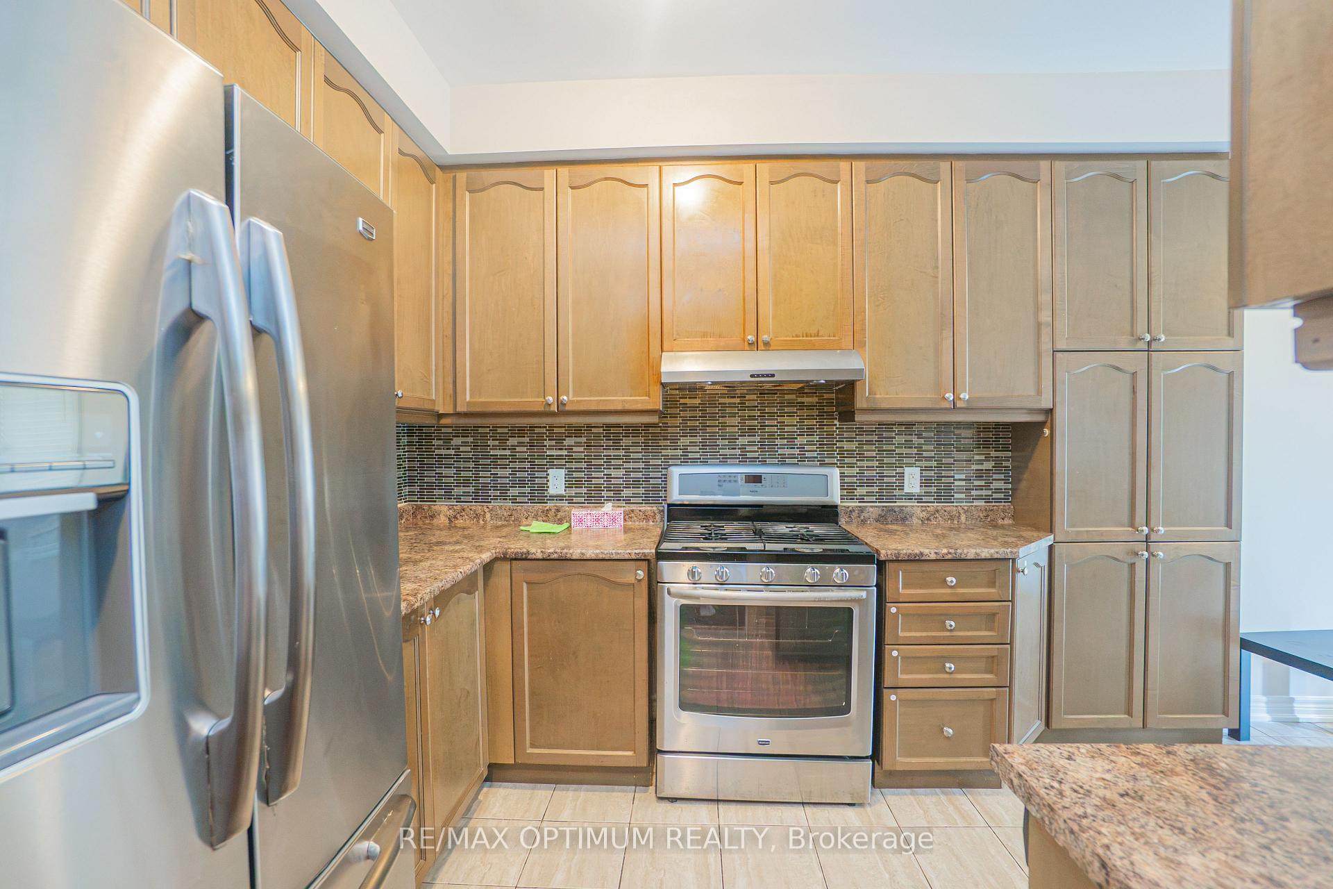 Photo 11 of 23 Merrickville Way, Brampton, Bram West — HOMEH