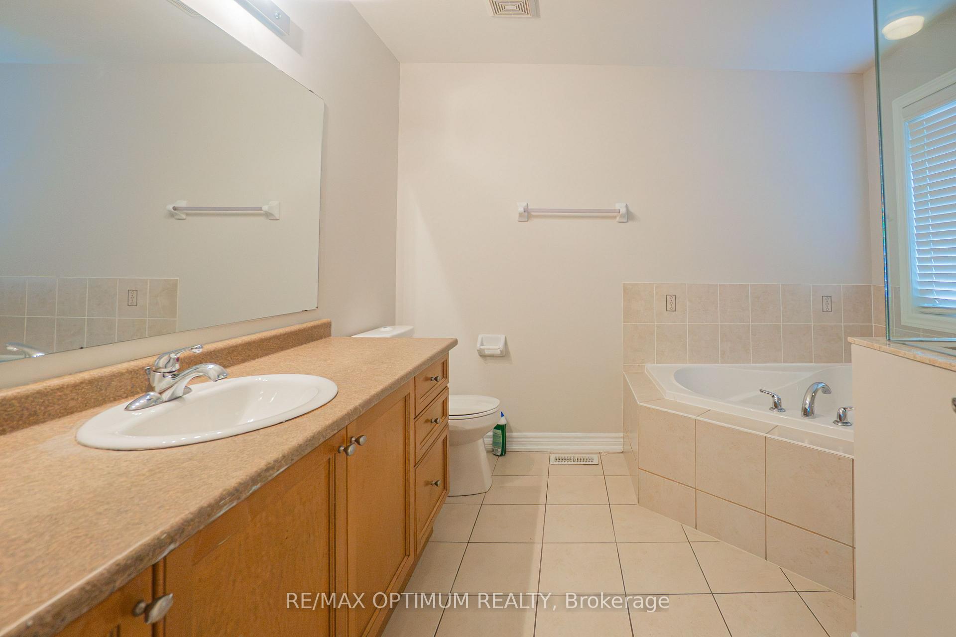 Photo 19 of 23 Merrickville Way, Brampton, Bram West — HOMEH