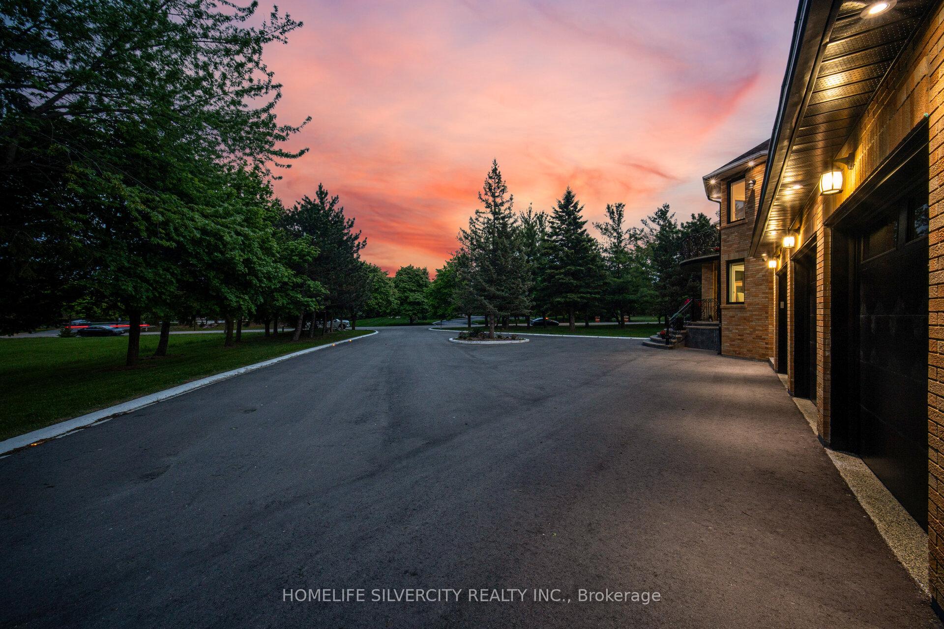 Photo 4 of 15 Estateview Circle, Brampton, Toronto Gore Rural Estate — HOMEH
