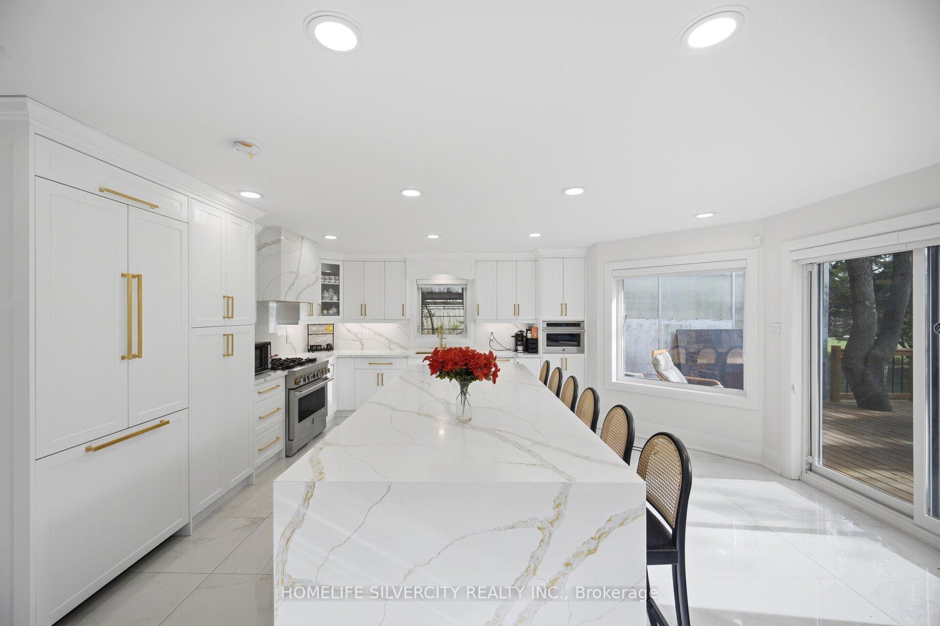 Photo 11 of 15 Estateview Circle, Brampton, Toronto Gore Rural Estate — HOMEH