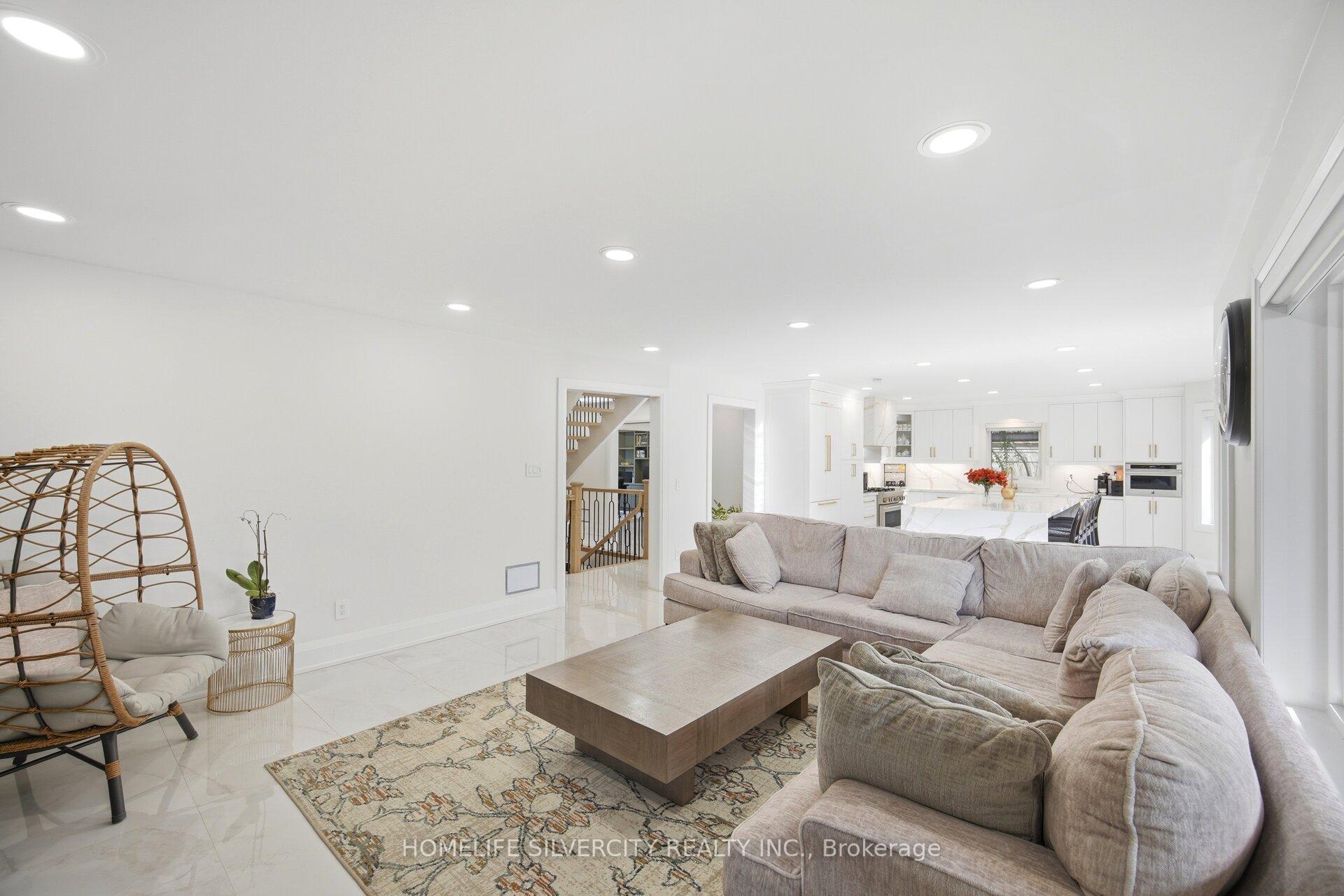 Photo 18 of 15 Estateview Circle, Brampton, Toronto Gore Rural Estate — HOMEH