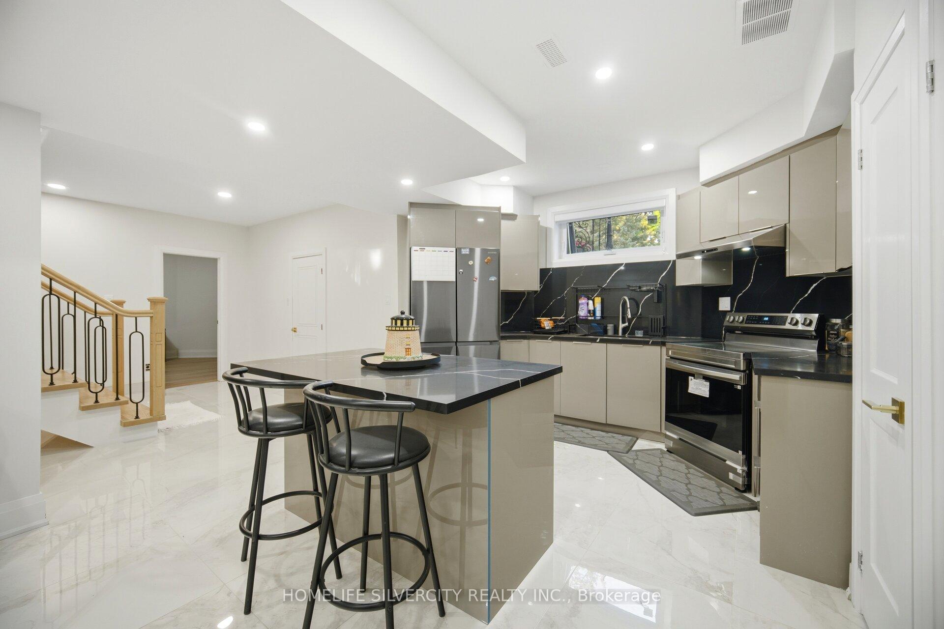 Photo 35 of 15 Estateview Circle, Brampton, Toronto Gore Rural Estate — HOMEH