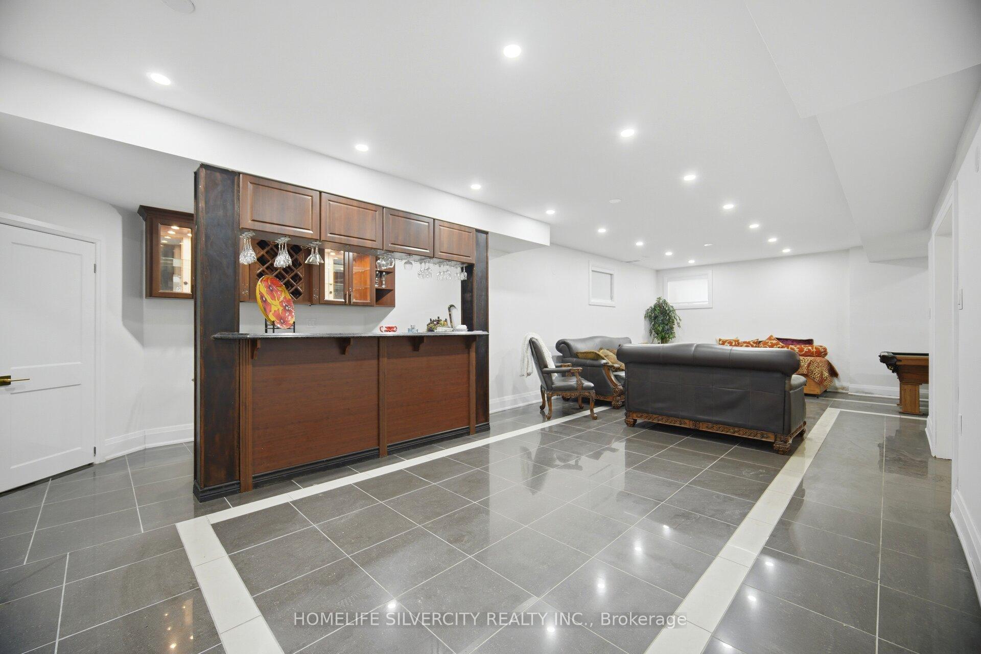 Photo 37 of 15 Estateview Circle, Brampton, Toronto Gore Rural Estate — HOMEH
