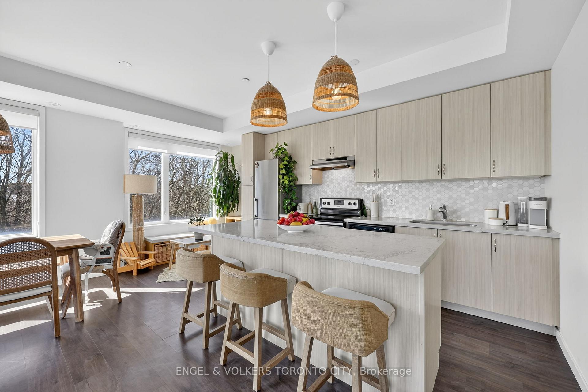 Photo 8 of Unit 42, 300 Alex Gardner Circle, Aurora, Aurora Heights — HOMEH