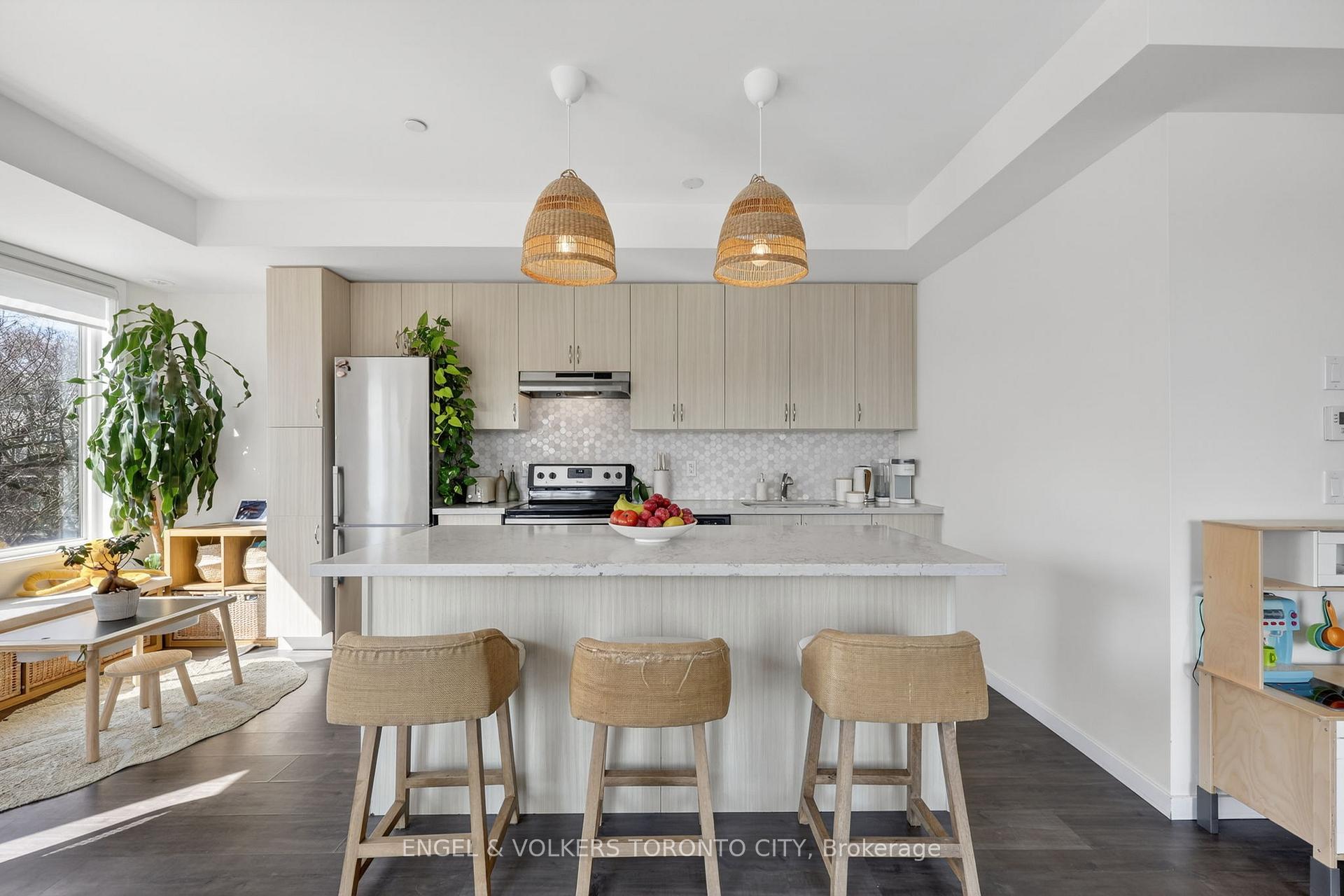 Photo 9 of Unit 42, 300 Alex Gardner Circle, Aurora, Aurora Heights — HOMEH
