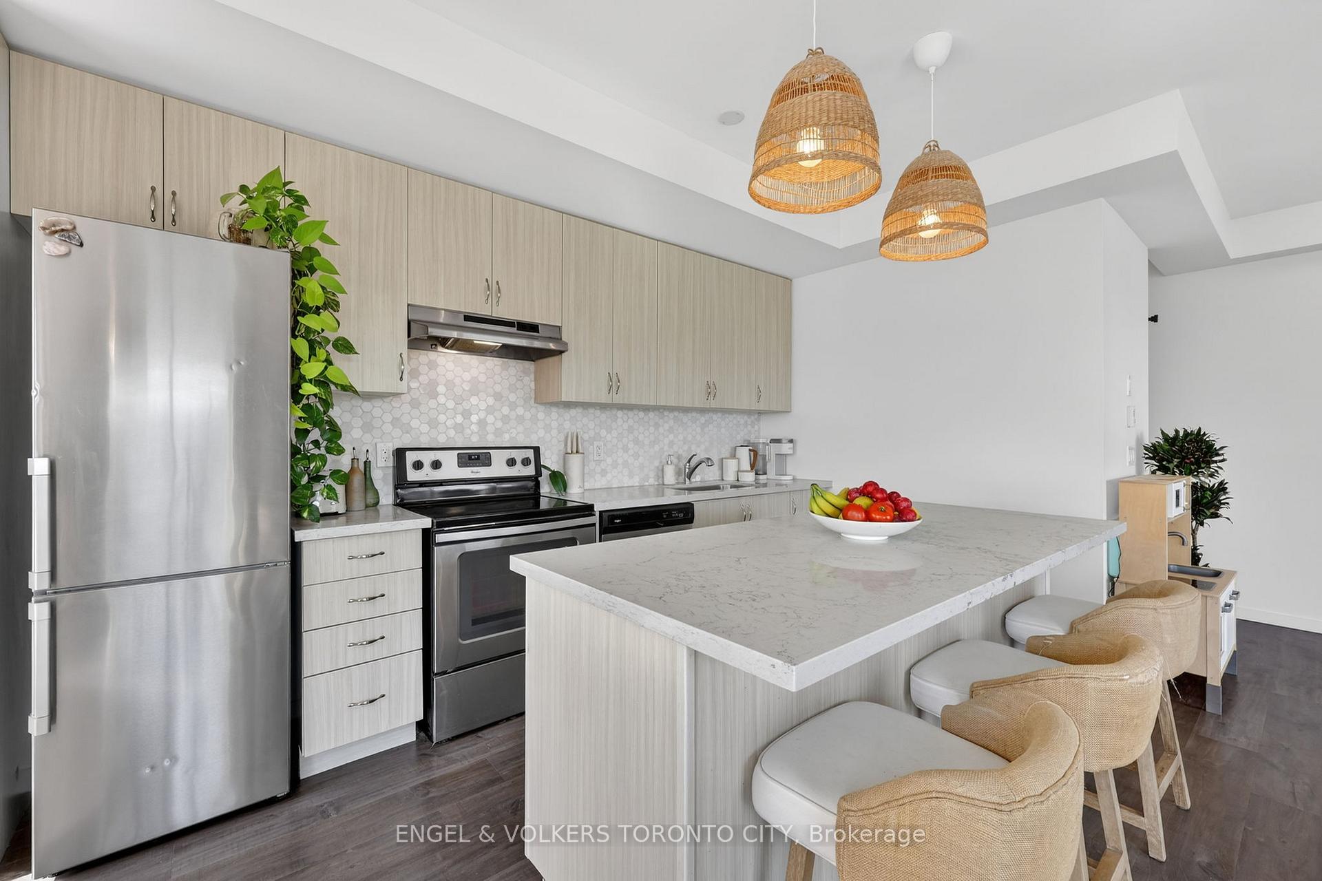 Photo 10 of Unit 42, 300 Alex Gardner Circle, Aurora, Aurora Heights — HOMEH