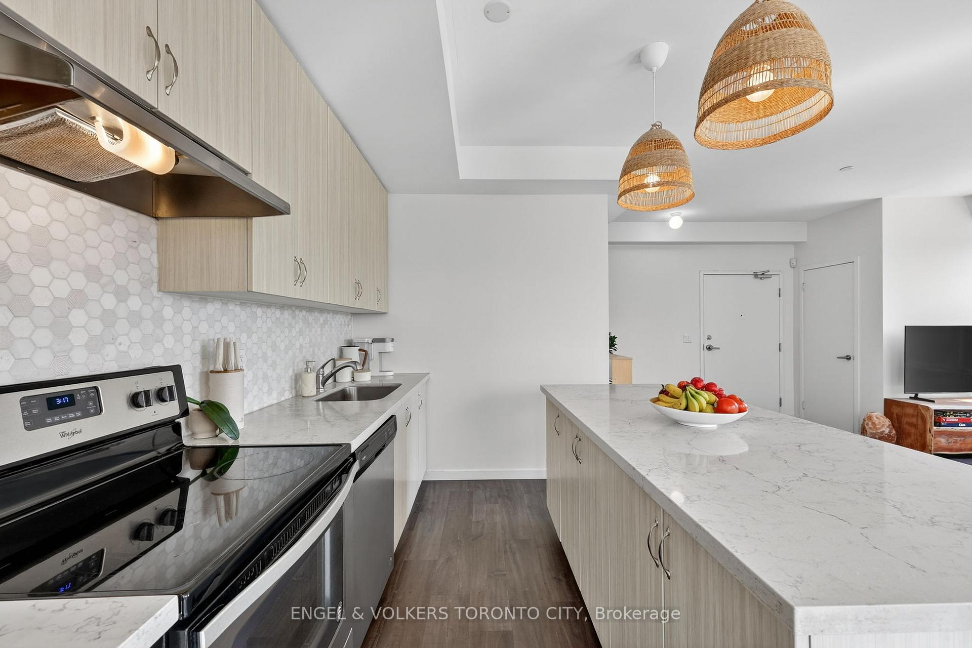 Photo 13 of Unit 42, 300 Alex Gardner Circle, Aurora, Aurora Heights — HOMEH