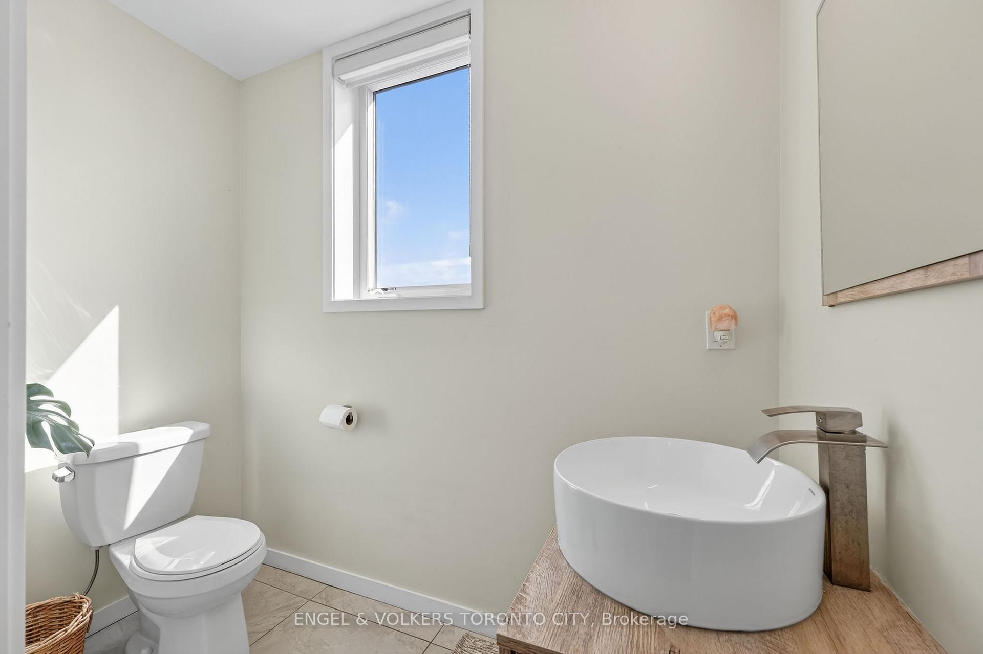 Photo 24 of Unit 42, 300 Alex Gardner Circle, Aurora, Aurora Heights — HOMEH