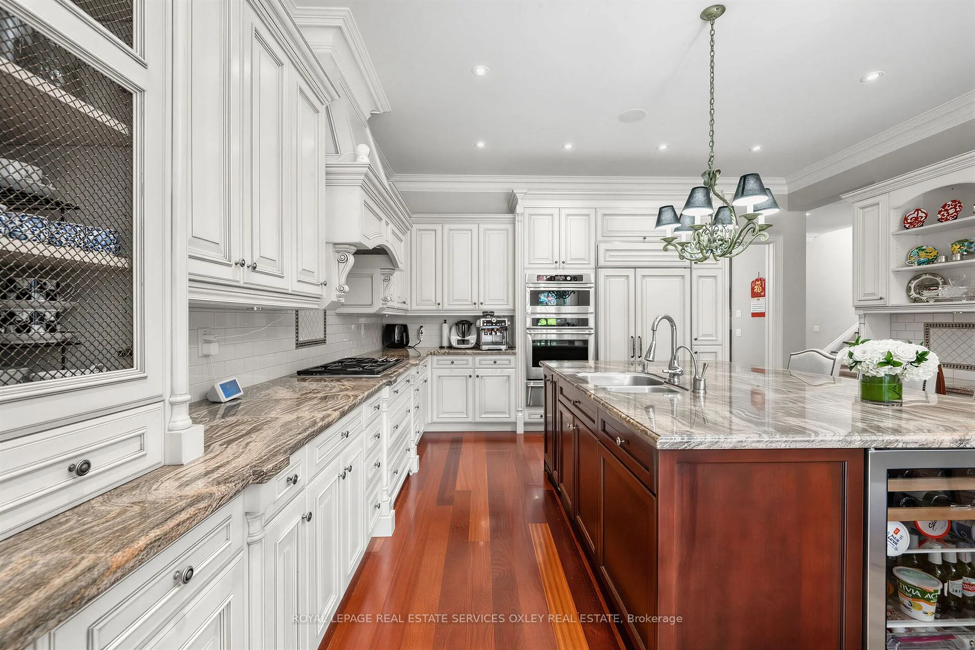 Photo 11 of 155 South Drive, Toronto, Rosedale-Moore Park — HOMEH