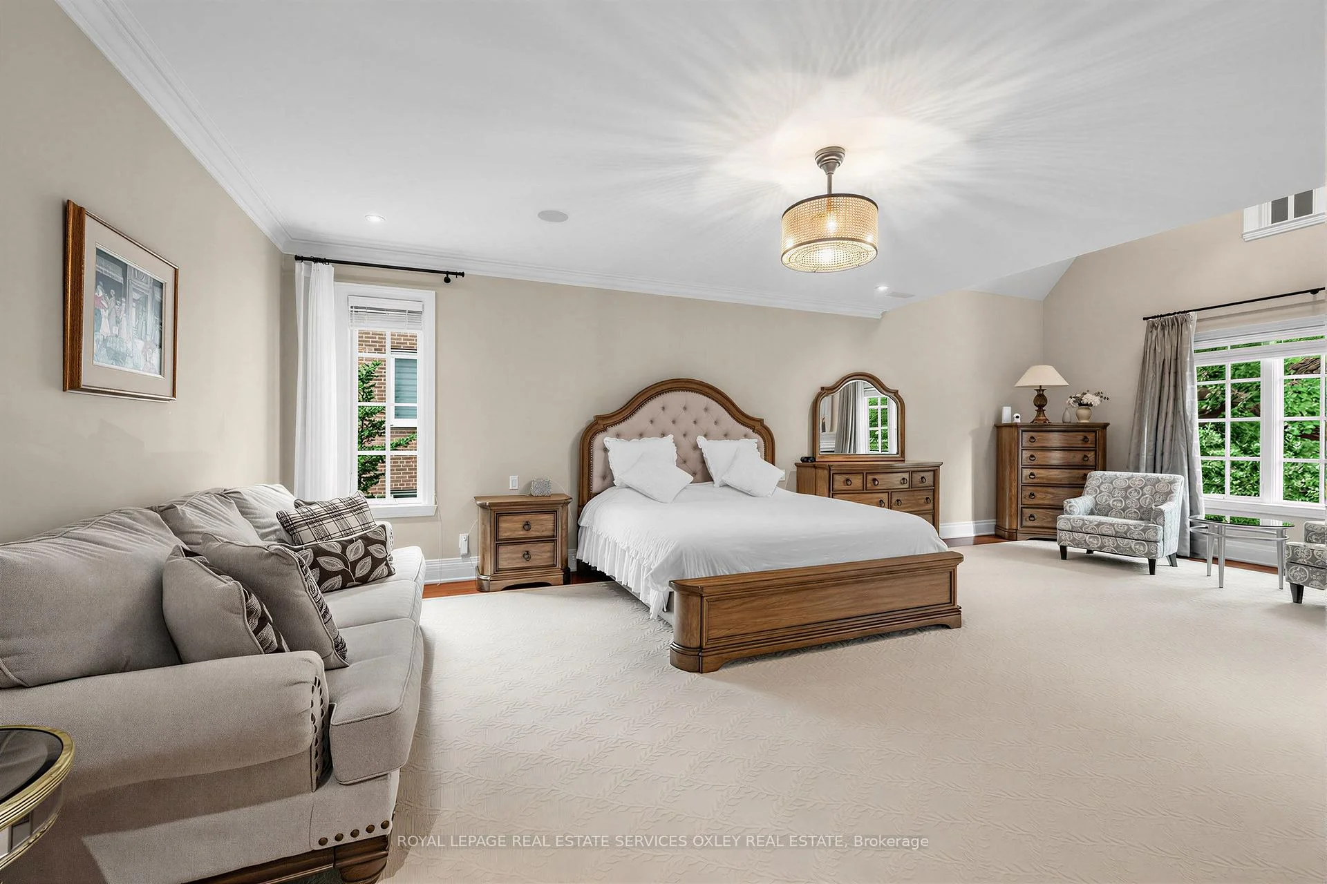 Photo 15 of 155 South Drive, Toronto, Rosedale-Moore Park — HOMEH