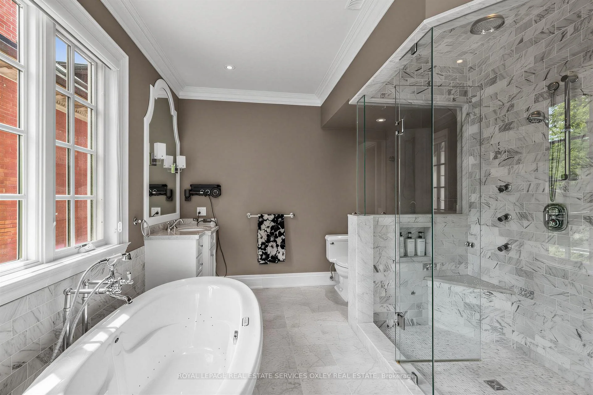 Photo 18 of 155 South Drive, Toronto, Rosedale-Moore Park — HOMEH