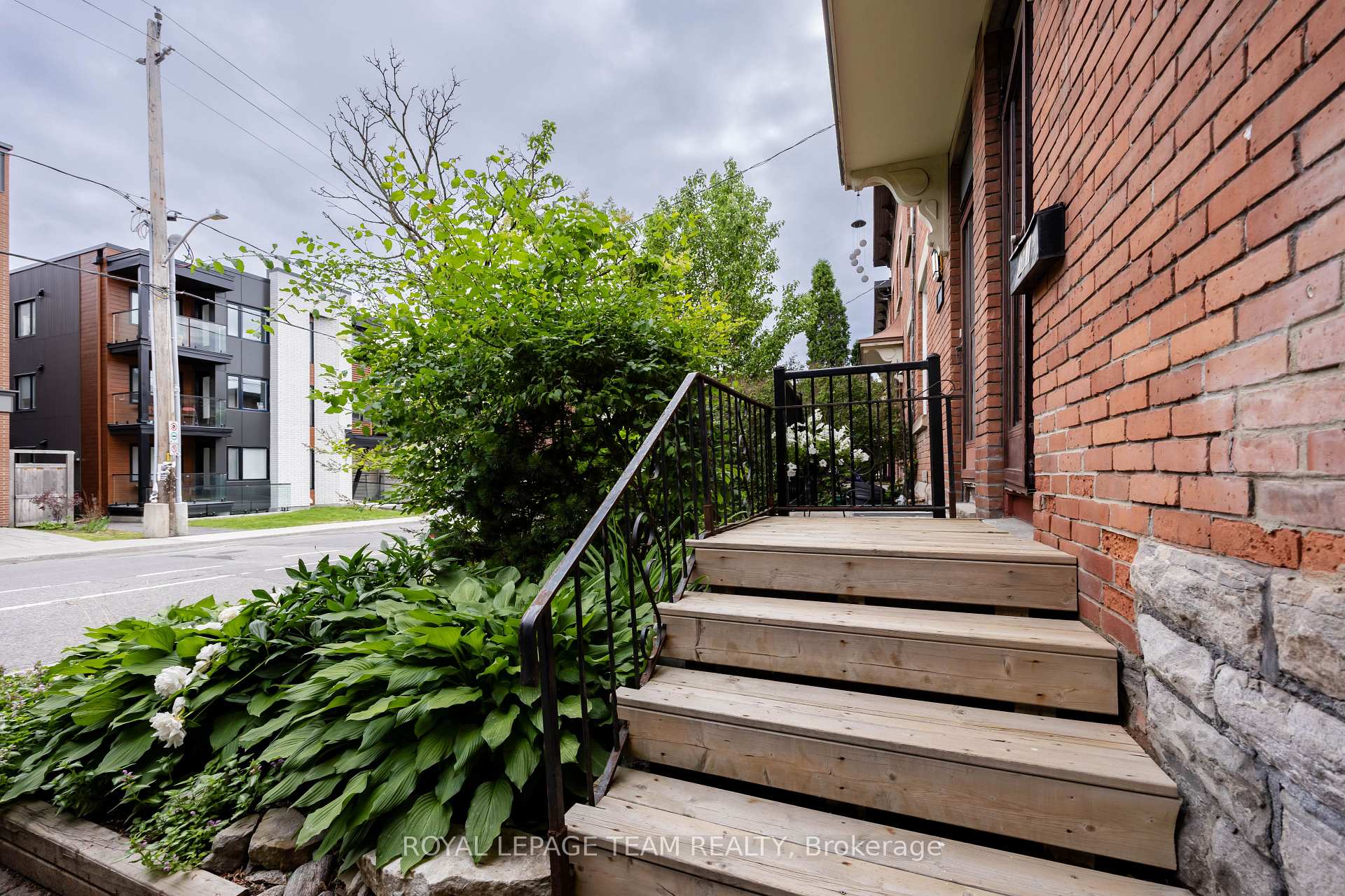 Photo 4 of 301 Somerset Street E, Ottawa, Sandy Hill — HOMEH