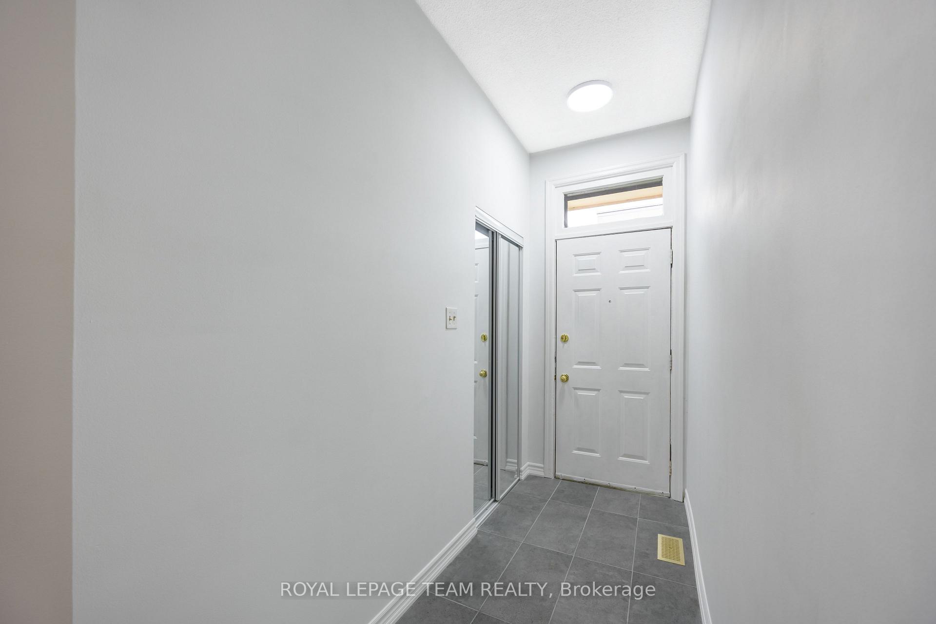 Photo 6 of 301 Somerset Street E, Ottawa, Sandy Hill — HOMEH