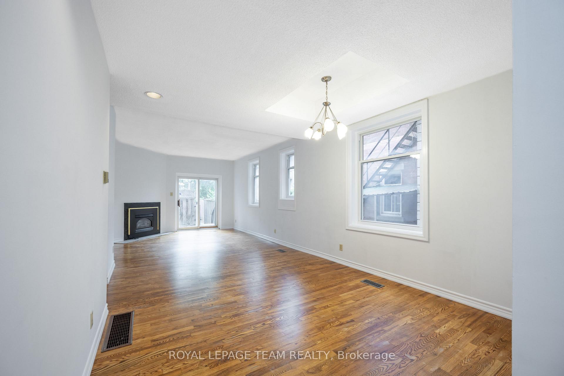 Photo 17 of 301 Somerset Street E, Ottawa, Sandy Hill — HOMEH