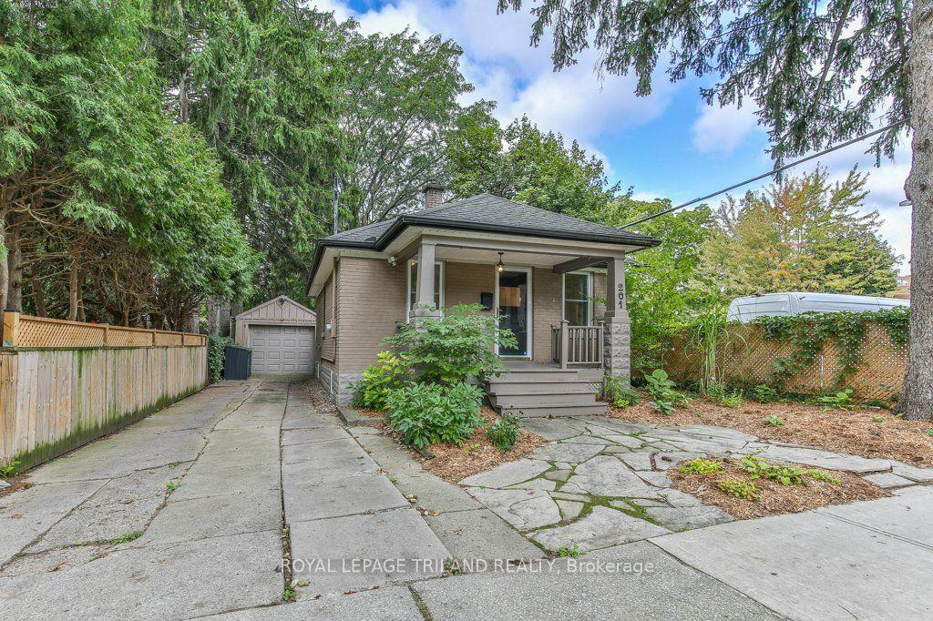 Photo of 201 Langley Street