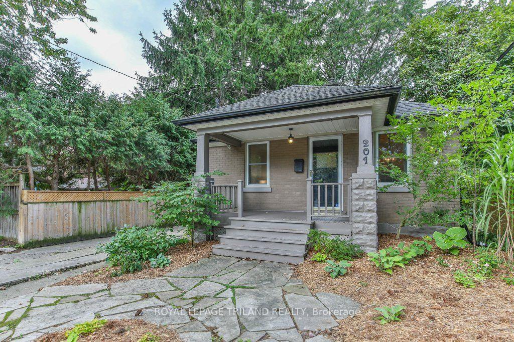 Photo 4 of 201 Langley Street, London, South F — HOMEH