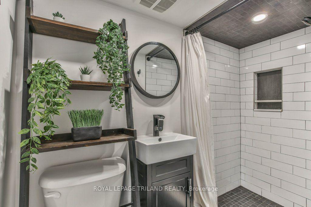 Photo 30 of 201 Langley Street, London, South F — HOMEH