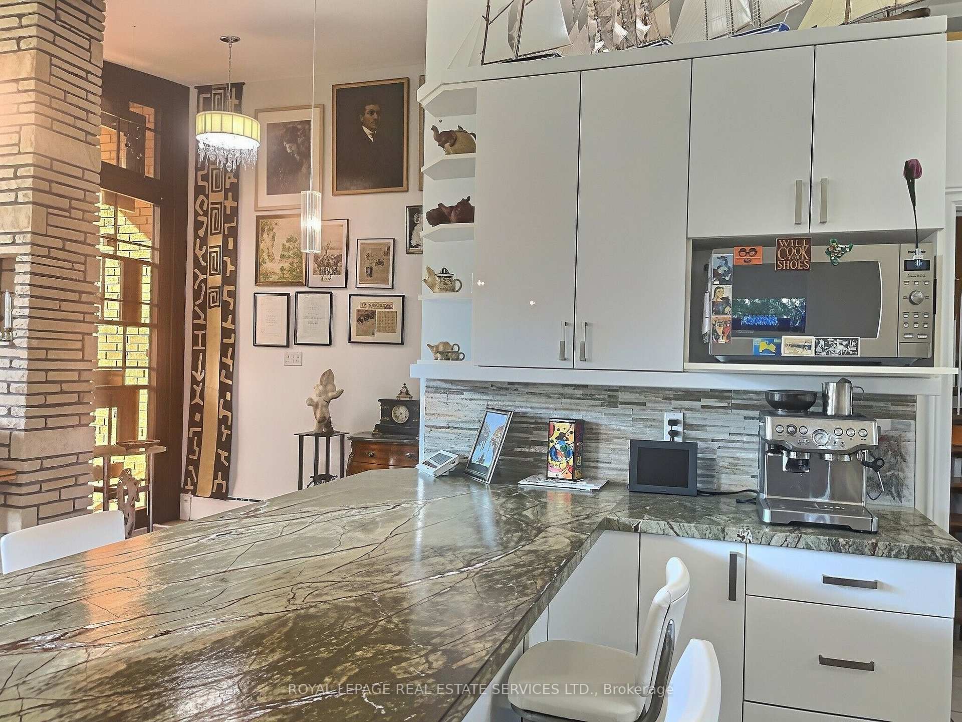 Photo 17 of 33 Blue Forest Drive, North York, Bathurst Manor — HOMEH