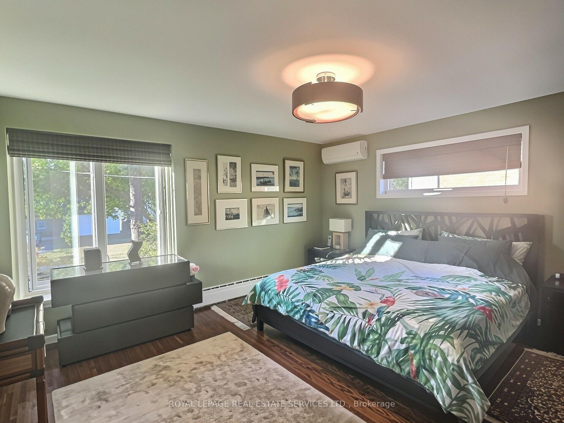 Photo 21 of 33 Blue Forest Drive, North York, Bathurst Manor — HOMEH