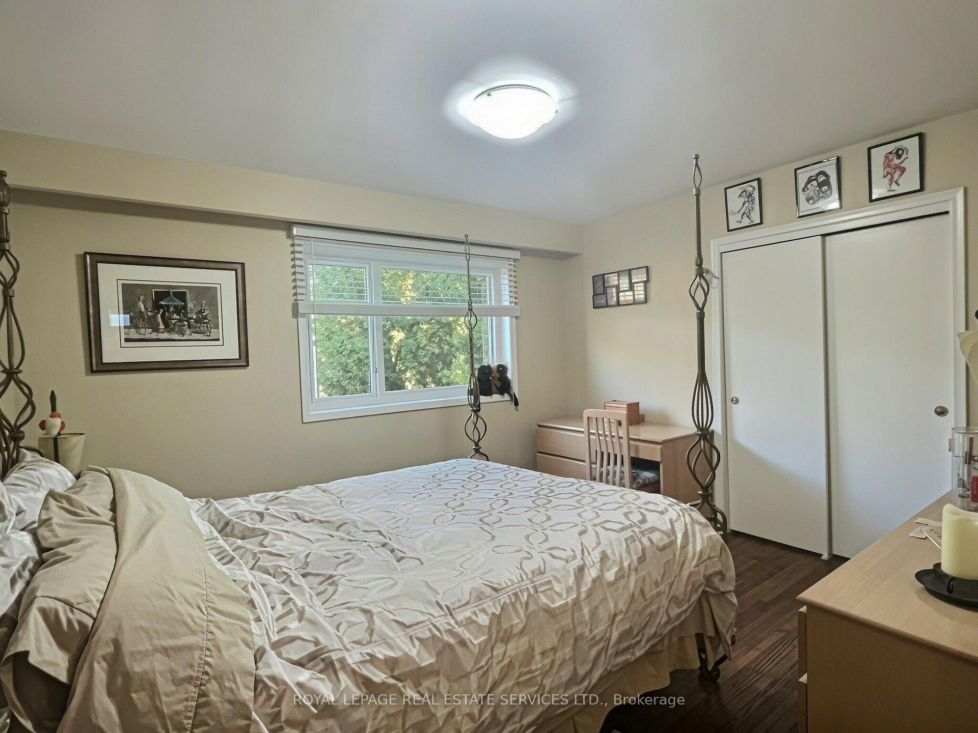 Photo 25 of 33 Blue Forest Drive, North York, Bathurst Manor — HOMEH