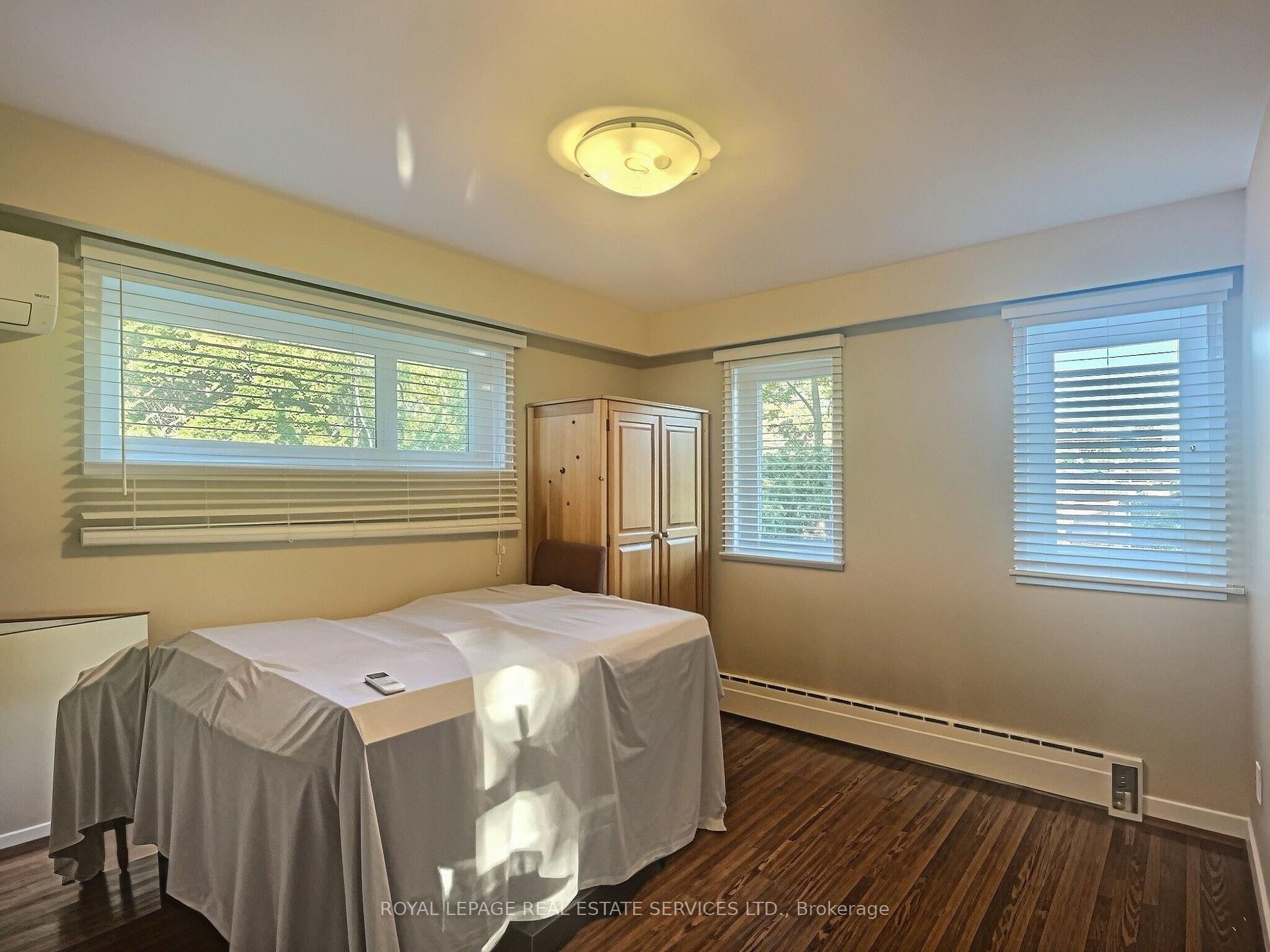 Photo 26 of 33 Blue Forest Drive, North York, Bathurst Manor — HOMEH