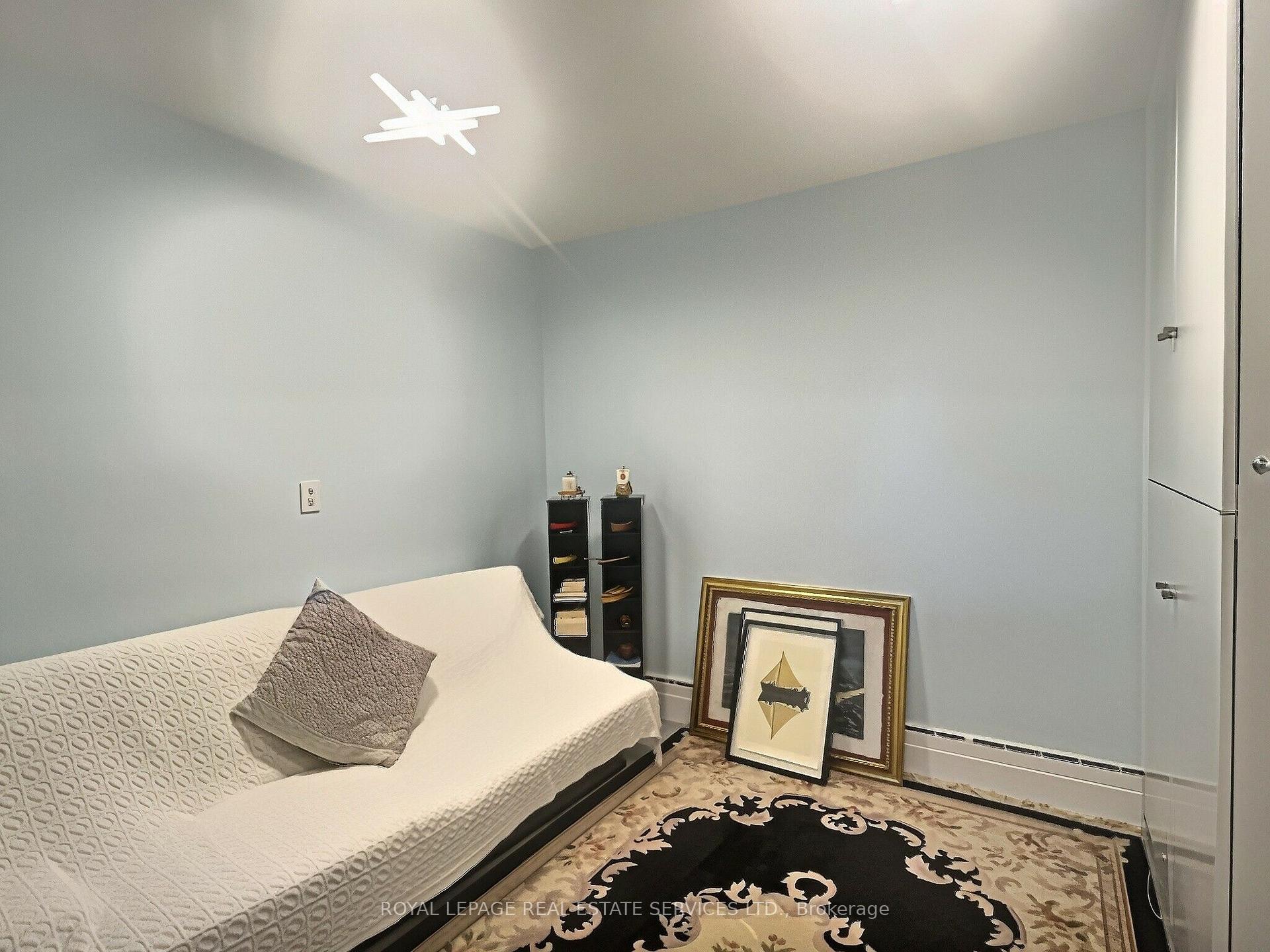 Photo 32 of 33 Blue Forest Drive, North York, Bathurst Manor — HOMEH