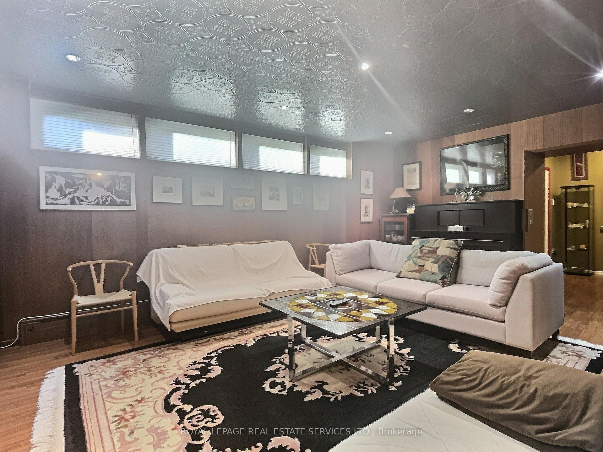 Photo 35 of 33 Blue Forest Drive, North York, Bathurst Manor — HOMEH