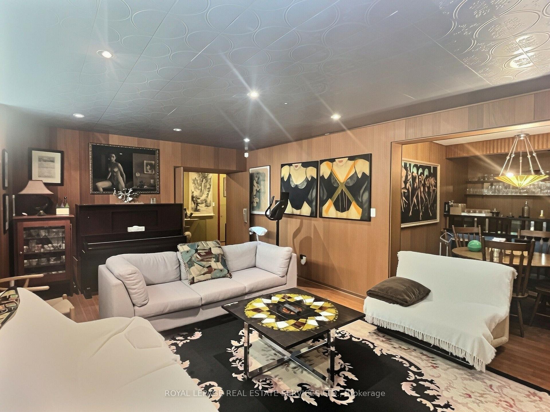Photo 36 of 33 Blue Forest Drive, North York, Bathurst Manor — HOMEH
