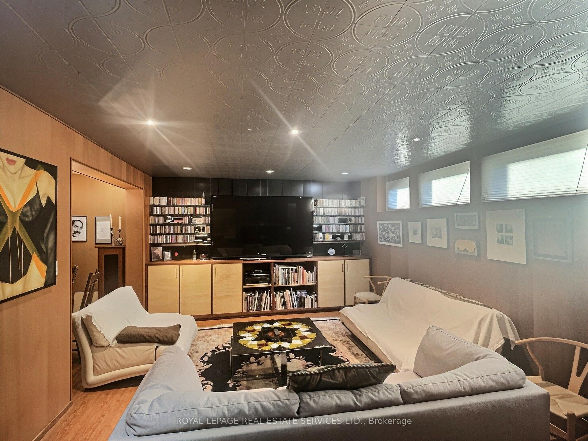 Photo 37 of 33 Blue Forest Drive, North York, Bathurst Manor — HOMEH