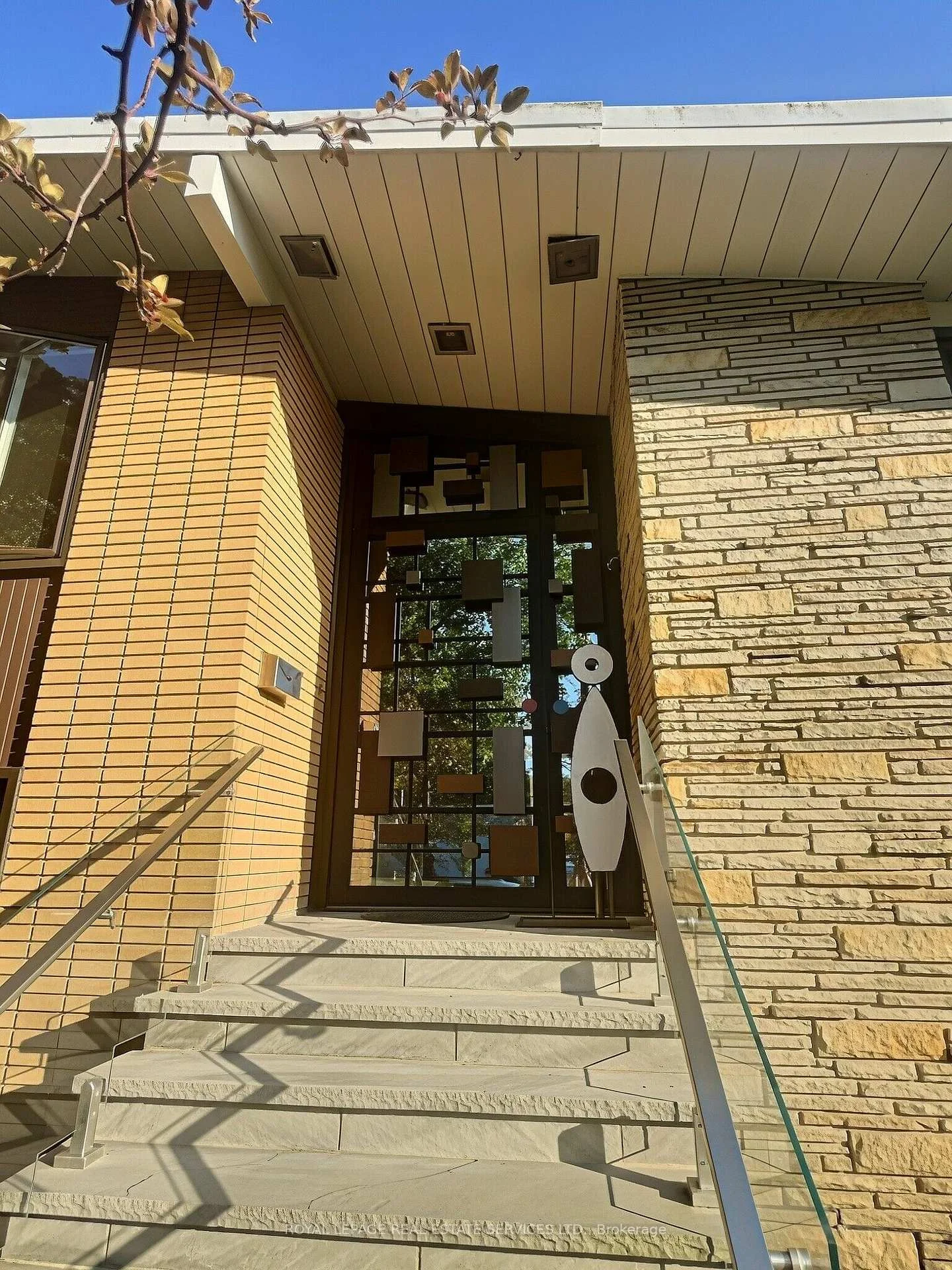 Photo 6 of 33 Blue Forest Drive, North York, Bathurst Manor — HOMEH