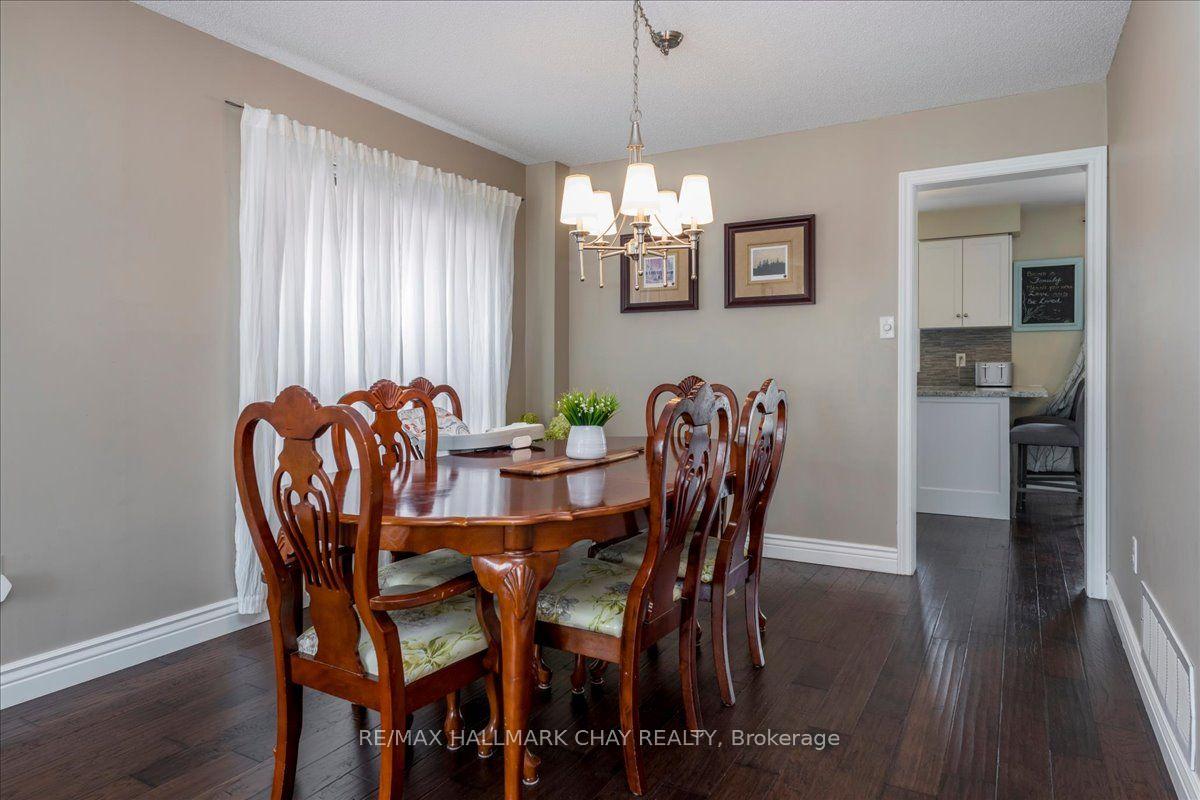 Photo 7 of 18 Bear Creek Drive, Barrie, Holly — HOMEH