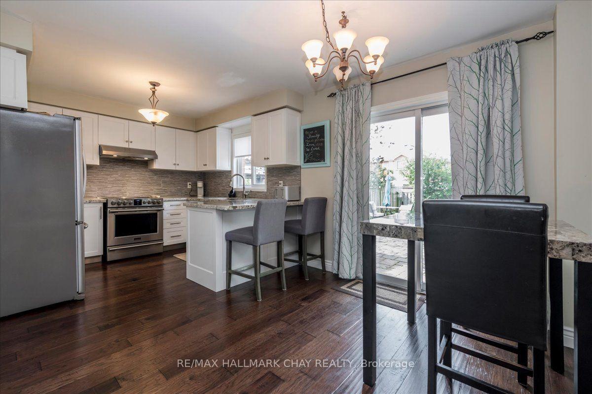 Photo 12 of 18 Bear Creek Drive, Barrie, Holly — HOMEH