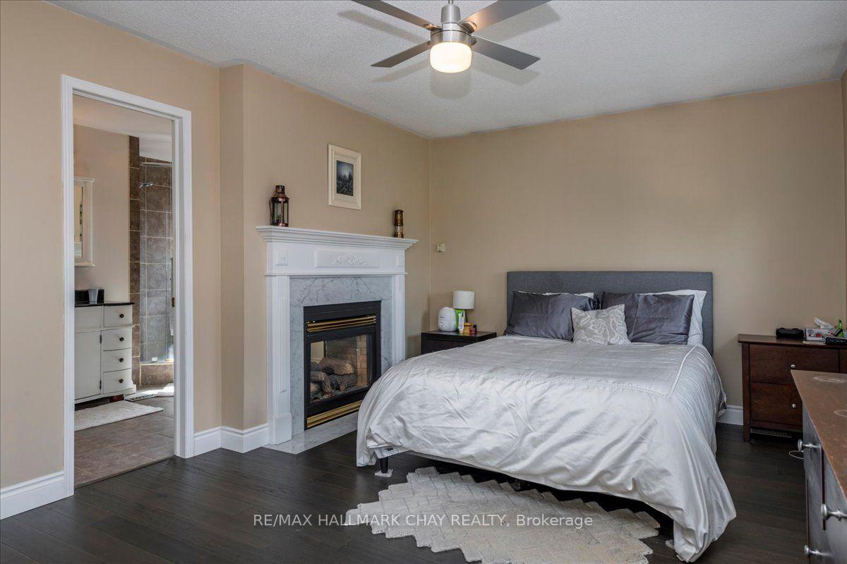 Photo 24 of 18 Bear Creek Drive, Barrie, Holly — HOMEH