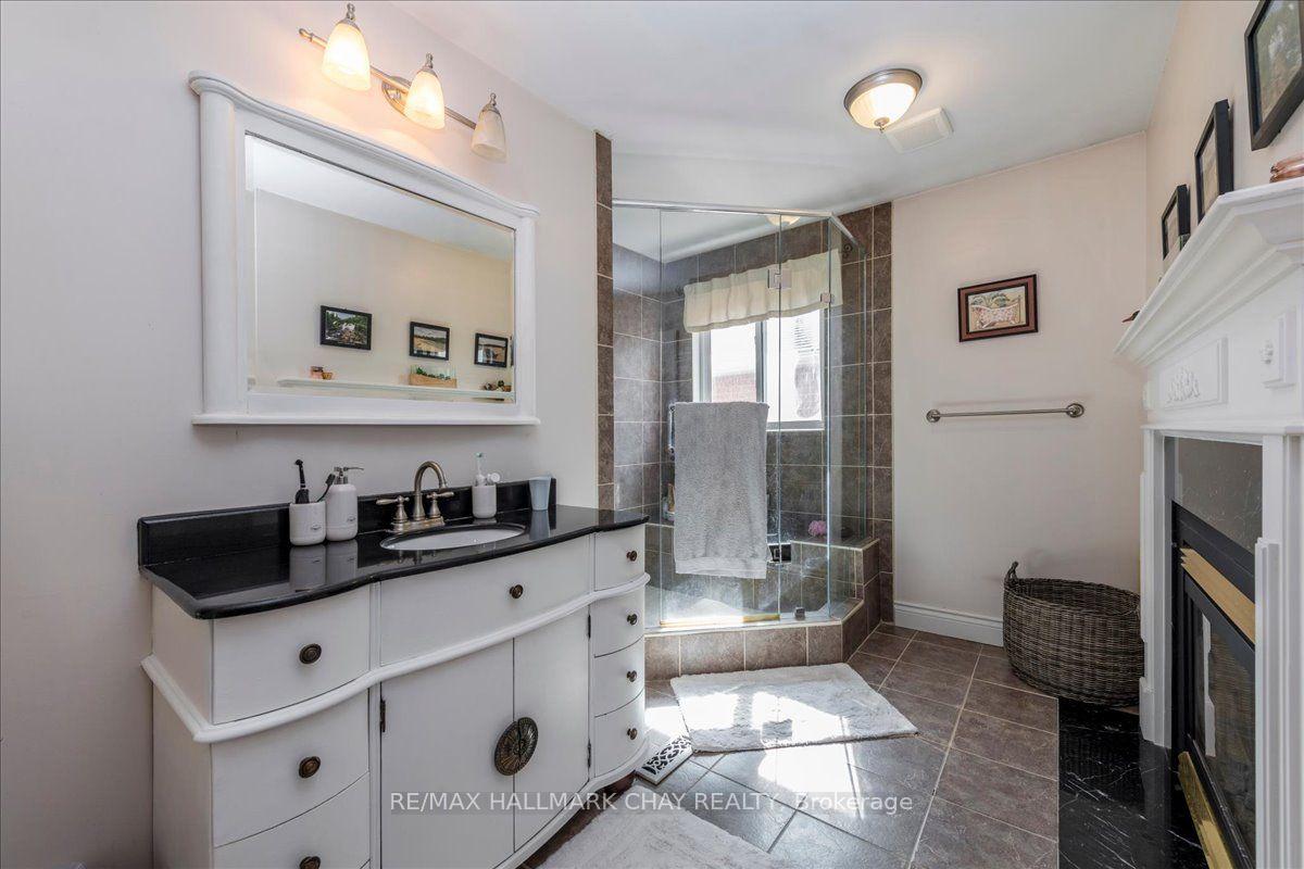 Photo 25 of 18 Bear Creek Drive, Barrie, Holly — HOMEH