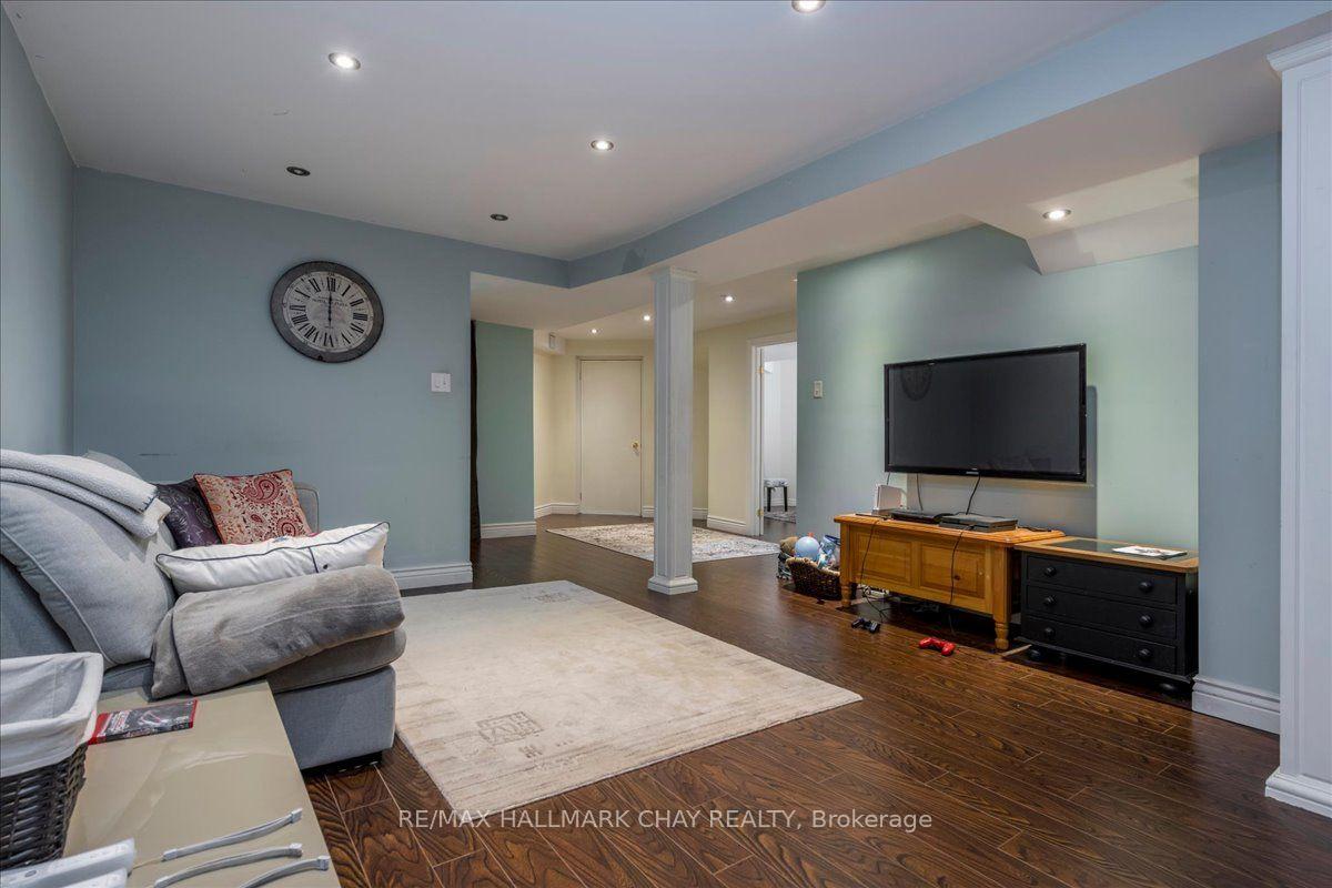 Photo 30 of 18 Bear Creek Drive, Barrie, Holly — HOMEH