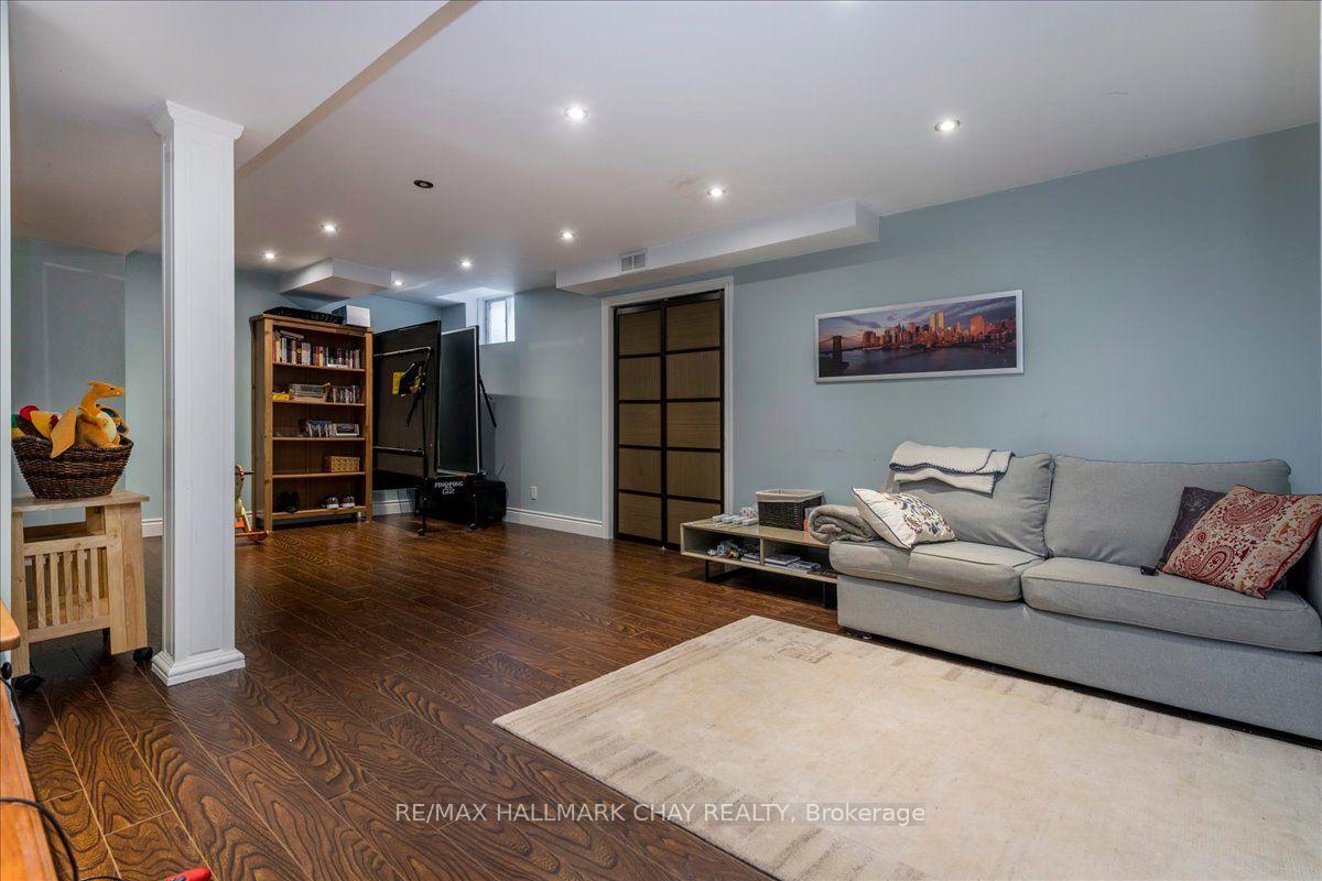Photo 32 of 18 Bear Creek Drive, Barrie, Holly — HOMEH